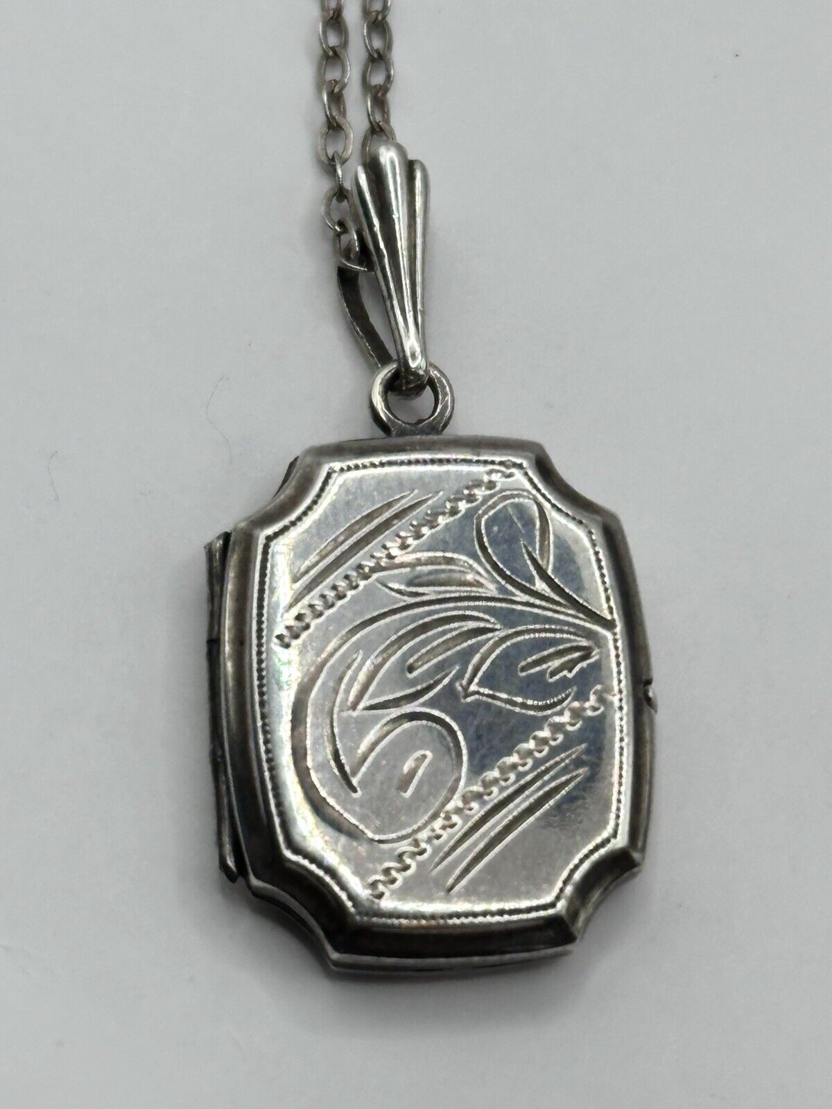 Vintage Sterling Silver Locket Pendant Necklace