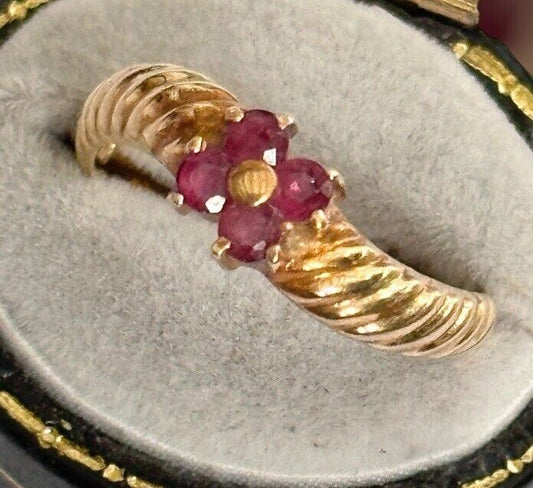 Vintage 18ct Gold Ruby Flower Wave Ring