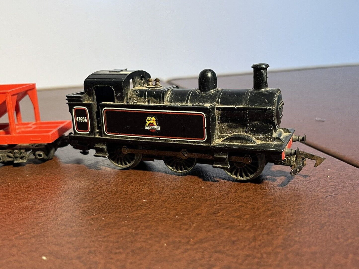 00 Gauge Train