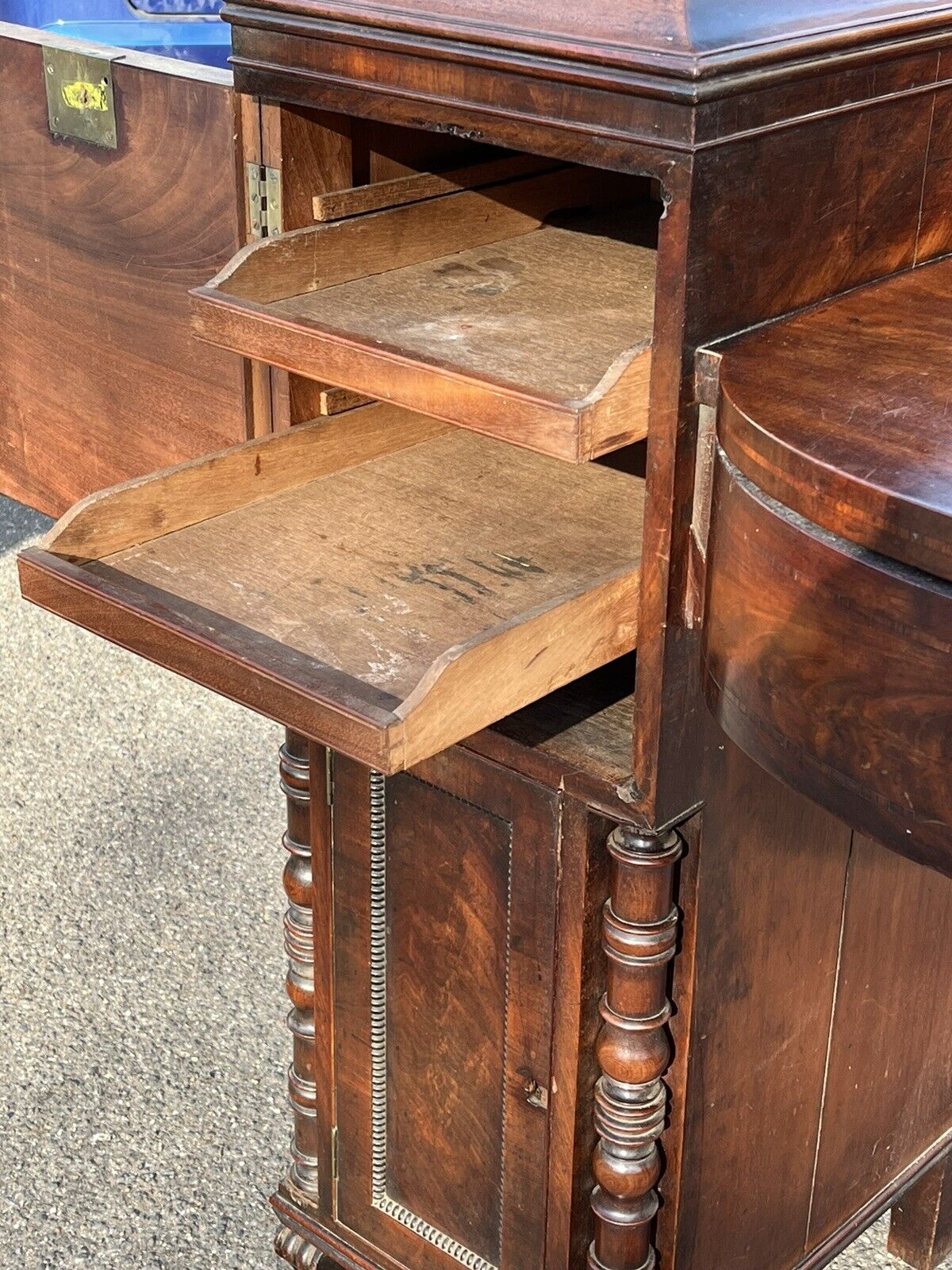 Antique Regency Mahogany Sideboard With Wine Cooler, Drawers & Cupboards.