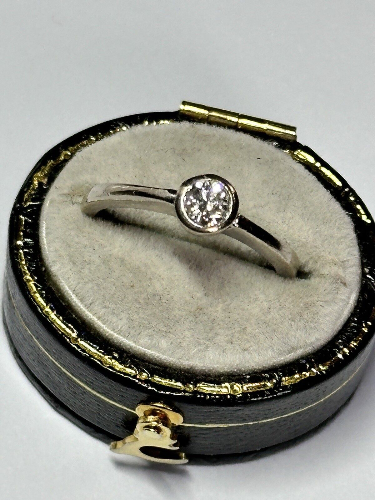 Vintage 18ct White Gold 0.25ct Diamond Solitaire Ring Boxed