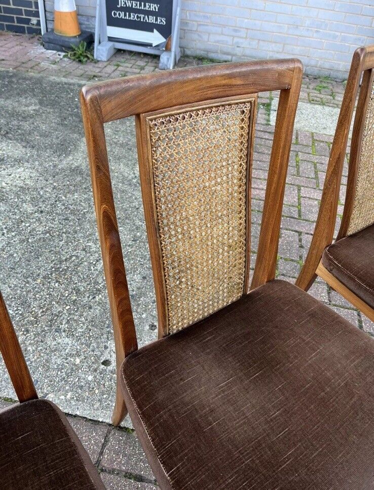 Mid Century Rosewood Dining Table & 6 Chairs