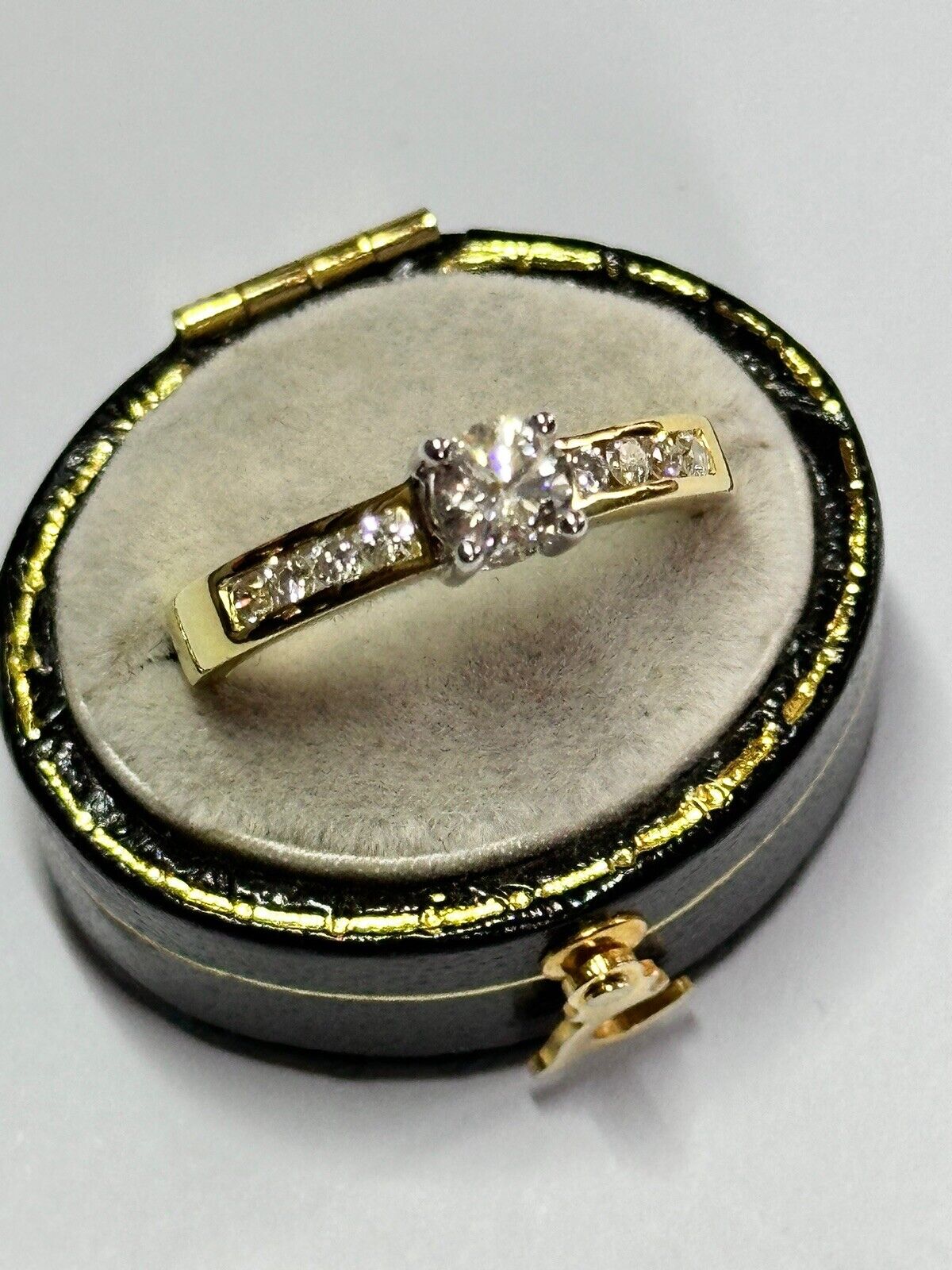 Vintage 18ct Gold 0.60ct Diamond Ring Boxed