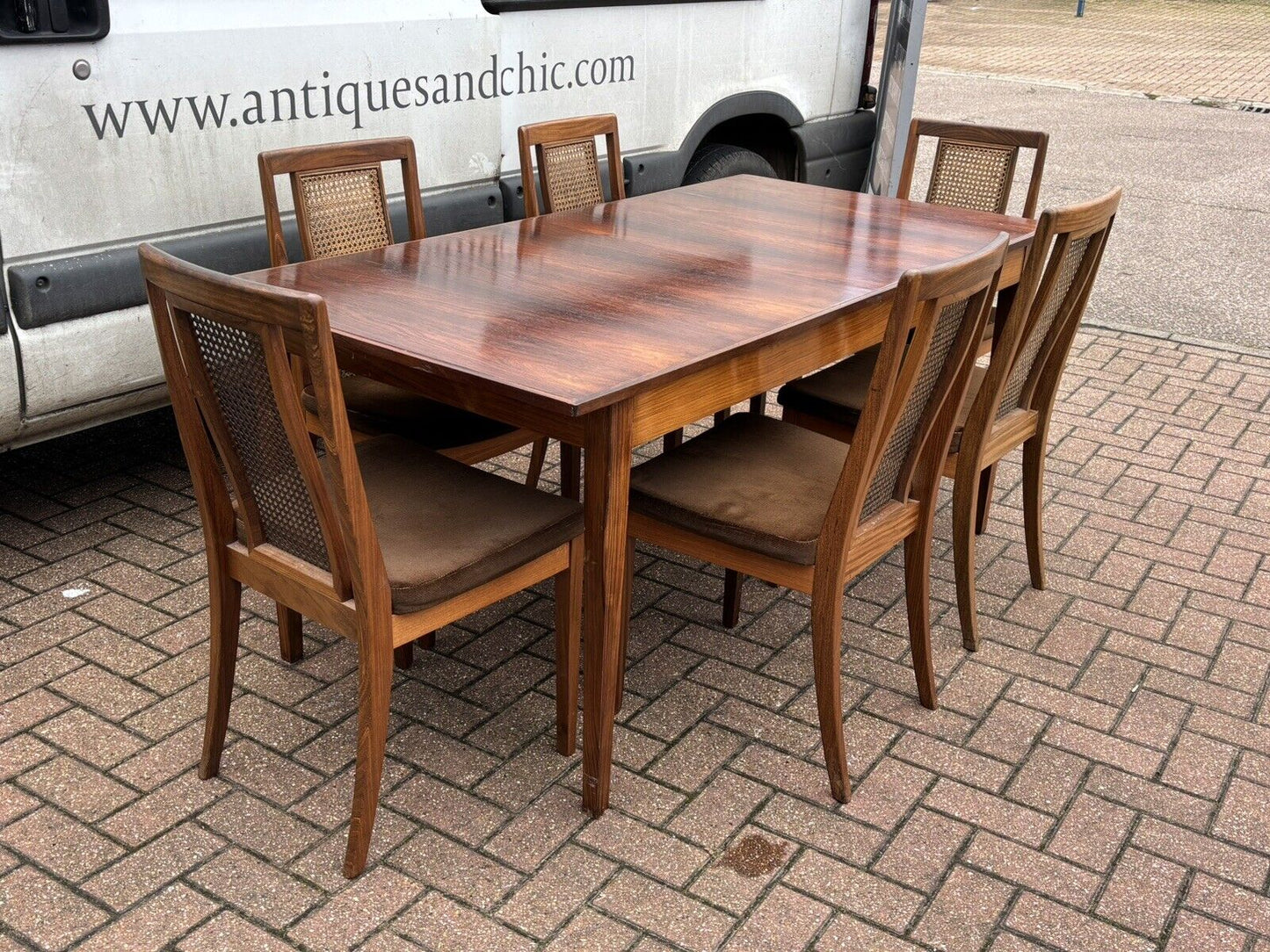 Mid Century Rosewood Dining Table & 6 Chairs