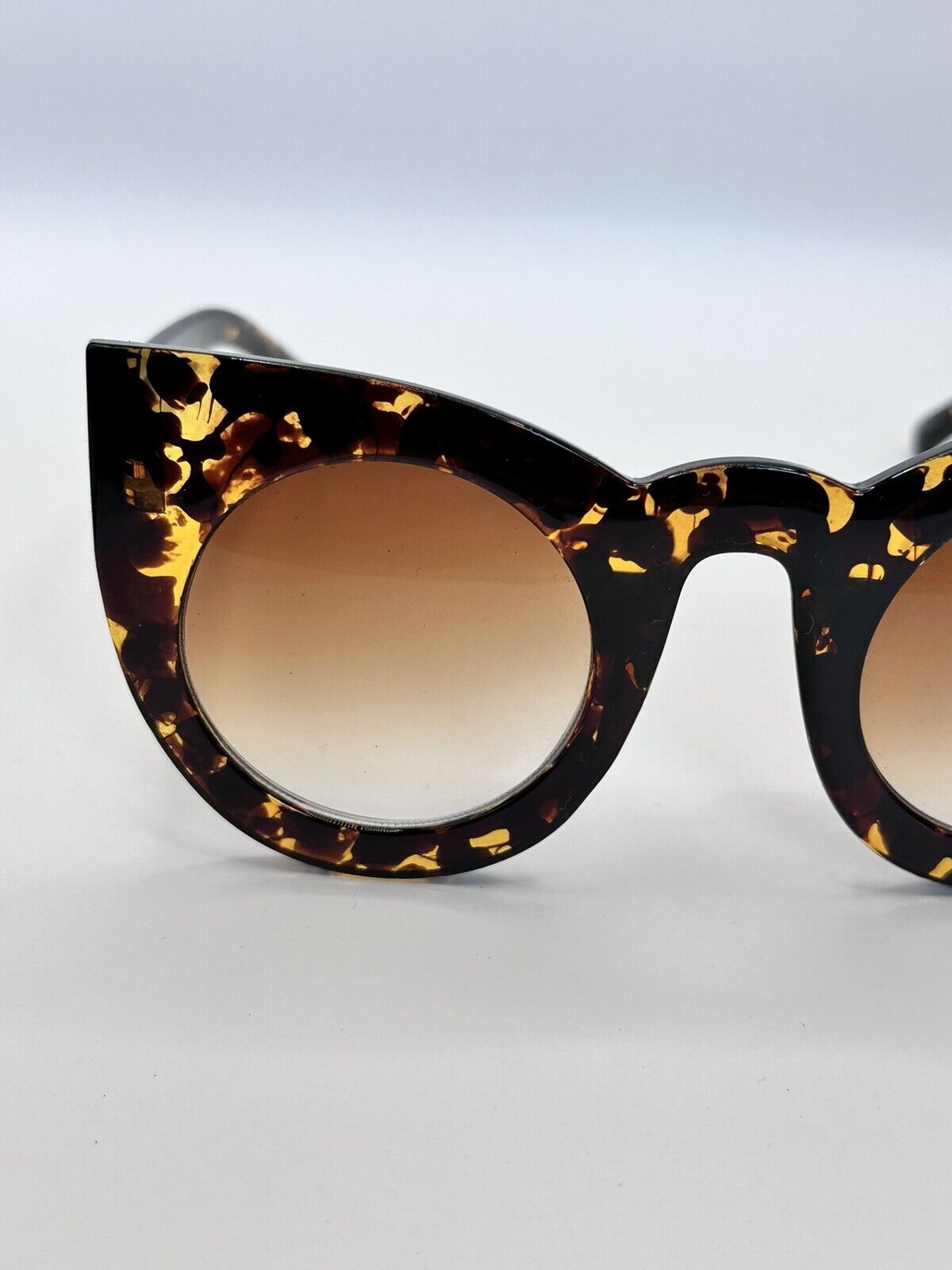 Vintage Stylish Tortoise Frame Sunglasses