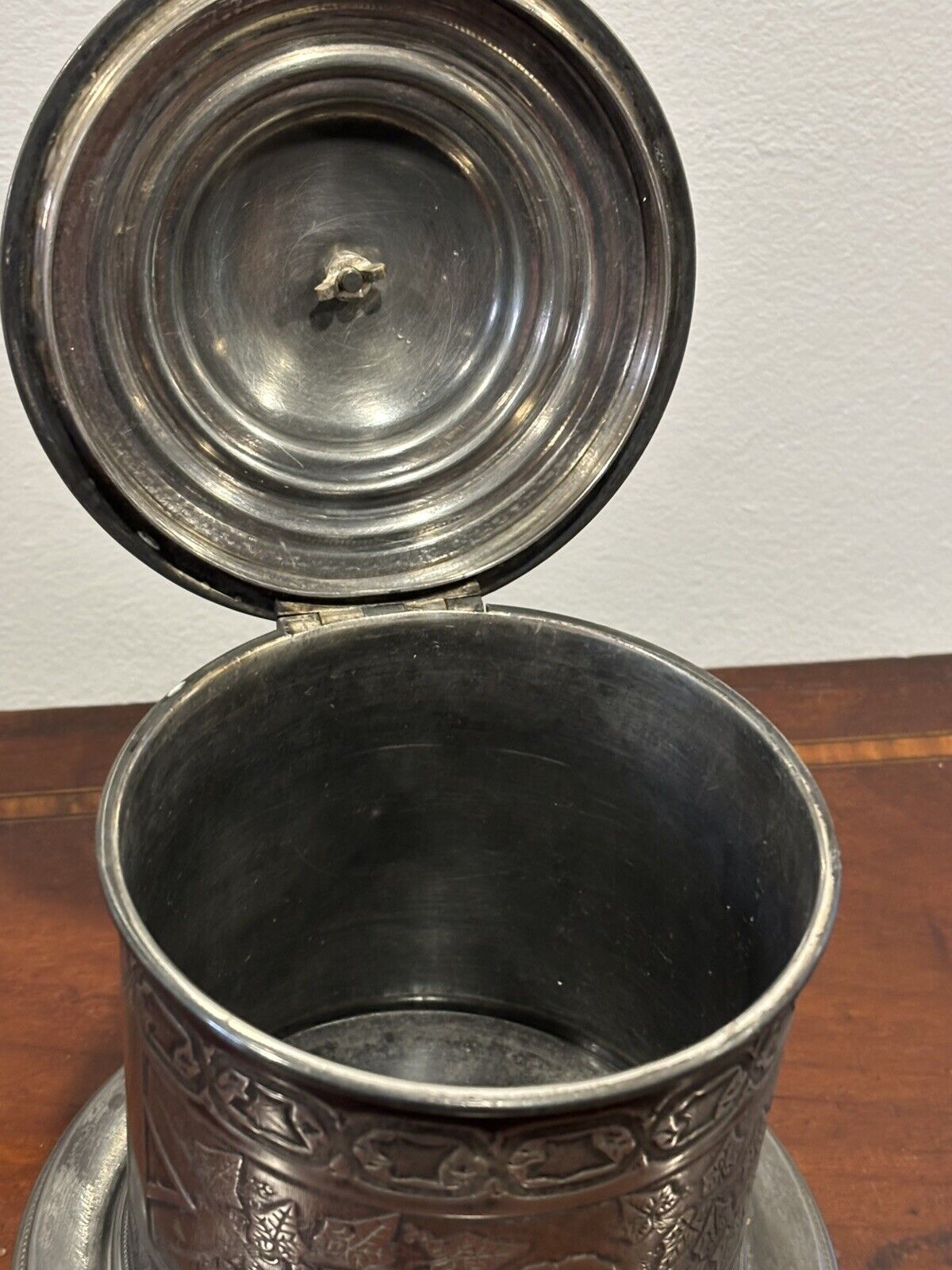 Victorian English Pewter Biscuit Barrel. Large In Size.