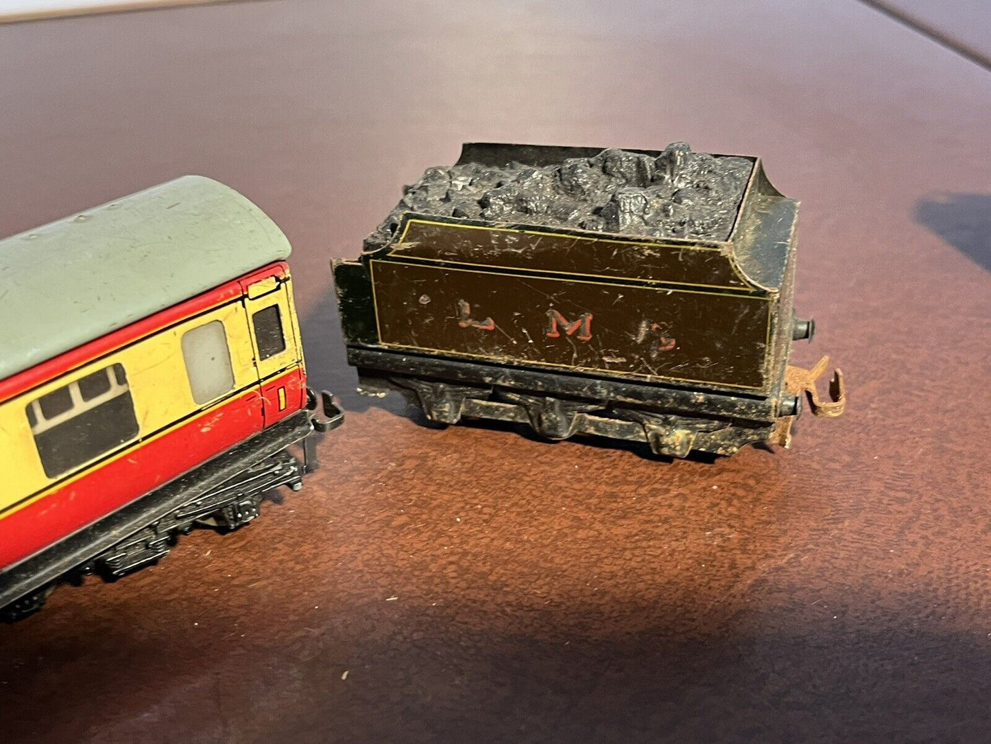 00 Gauge Train