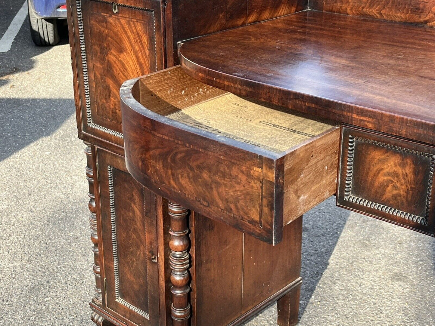 Antique Regency Mahogany Sideboard With Wine Cooler, Drawers & Cupboards.