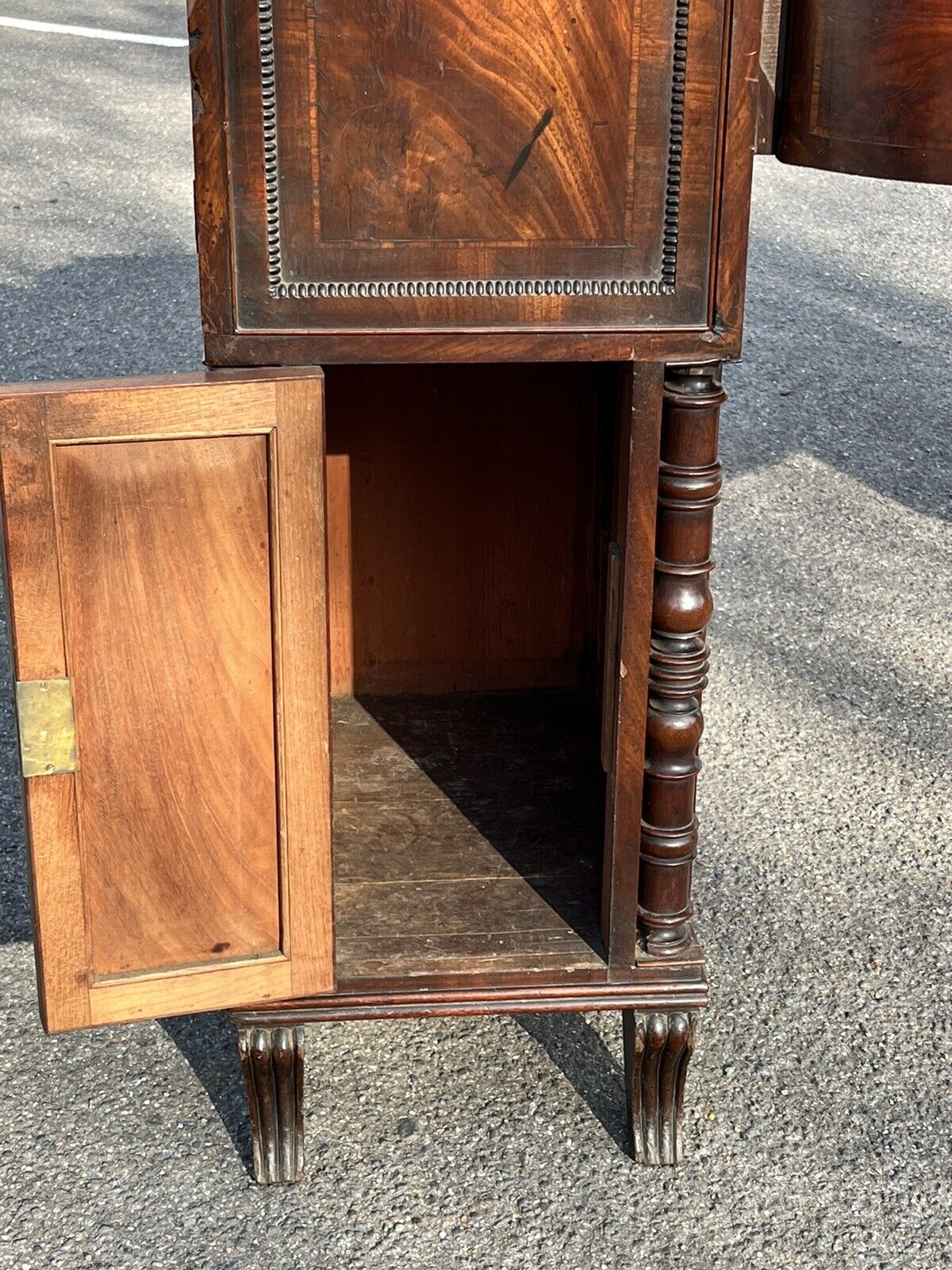 Antique Regency Mahogany Sideboard With Wine Cooler, Drawers & Cupboards.