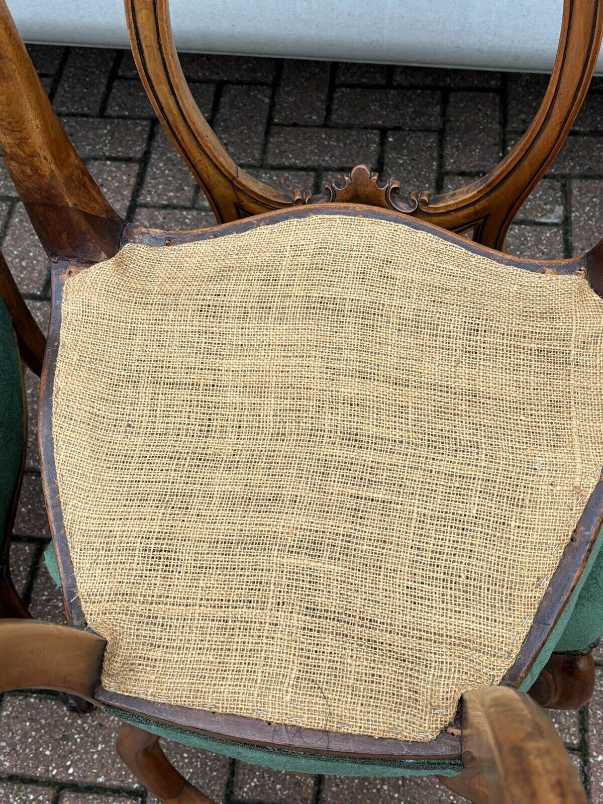 Victorian Walnut Set Of 6 Balloon Back Dining Chairs.