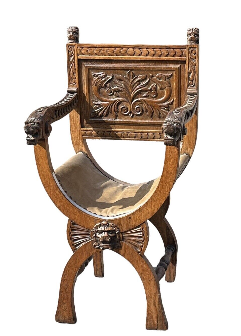 Edwardian Carved  Oak Chair, With Carved Lion Heads Decoration