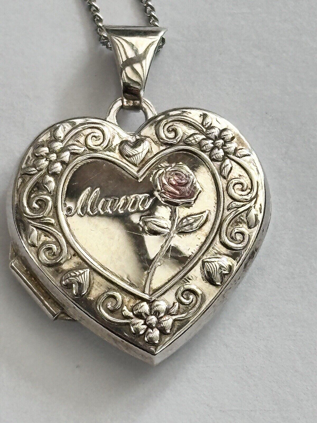 Viintage Silver 925 Mum With Rose Locket Necklace