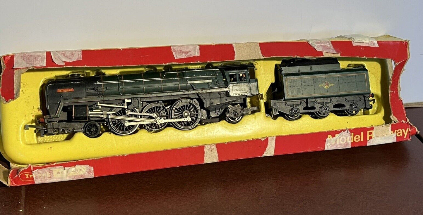 Brittania 00 Gauge Train