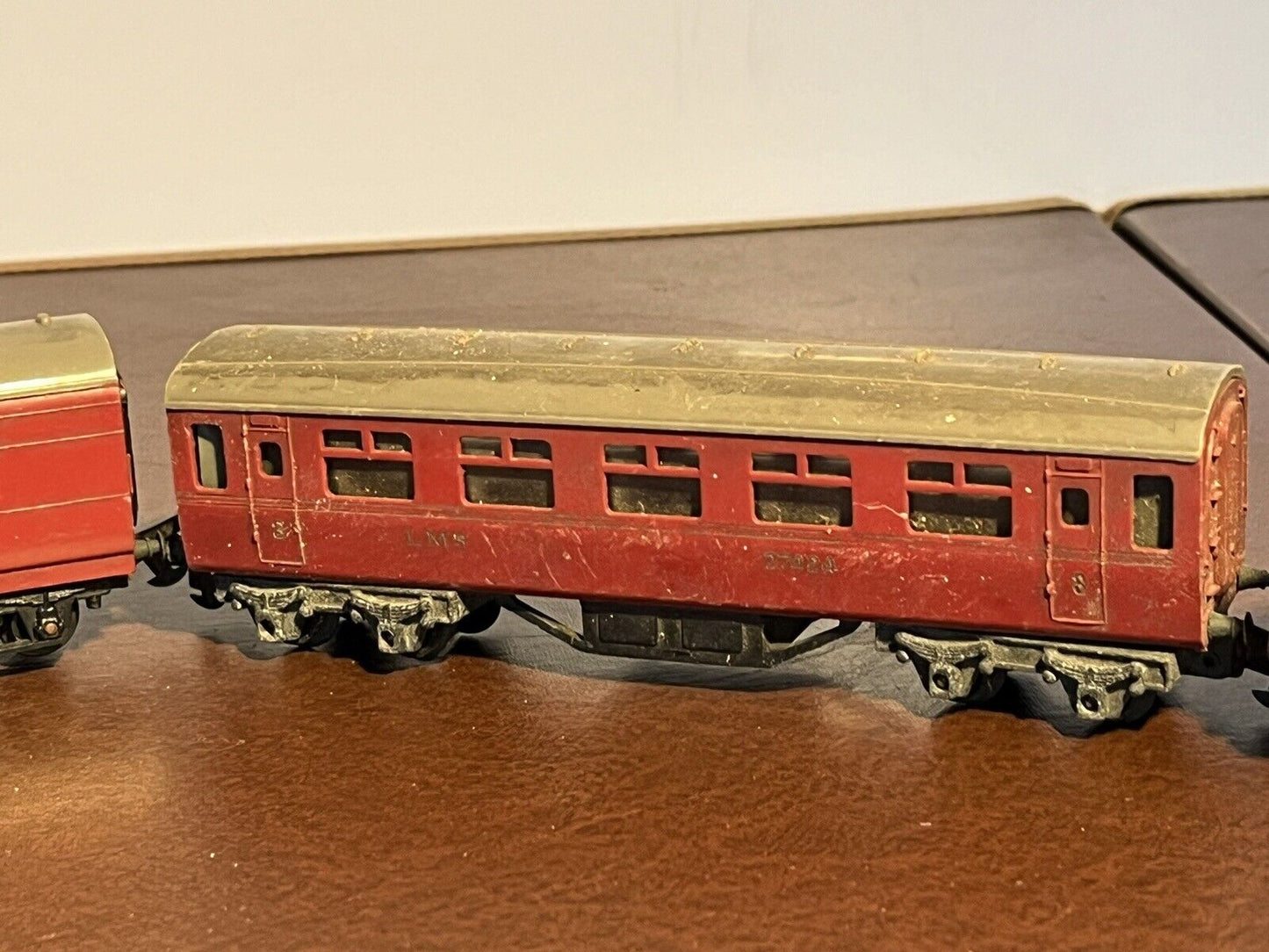 00 Gauge Train