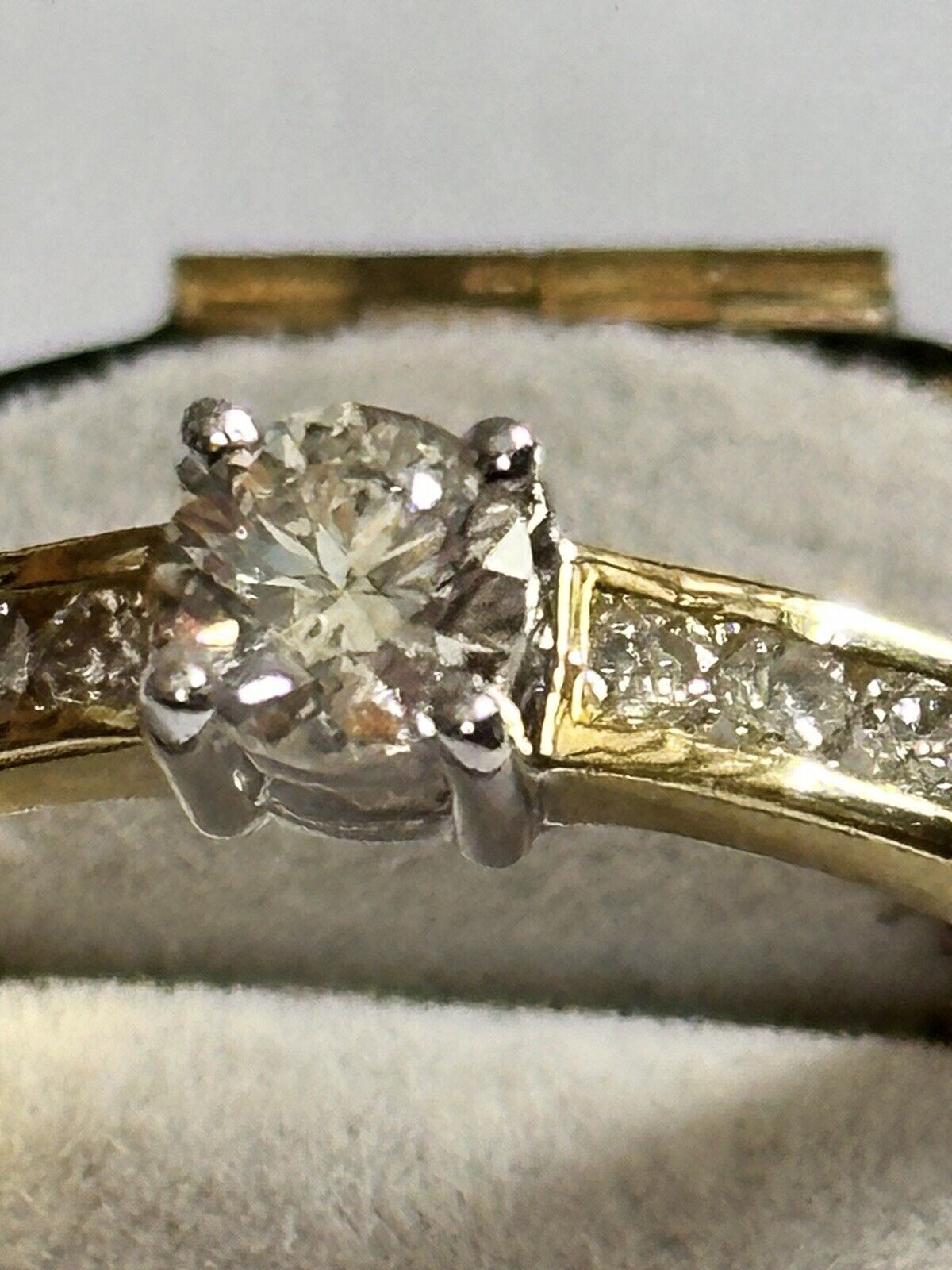 Vintage 18ct Gold 0.60ct Diamond Ring Boxed