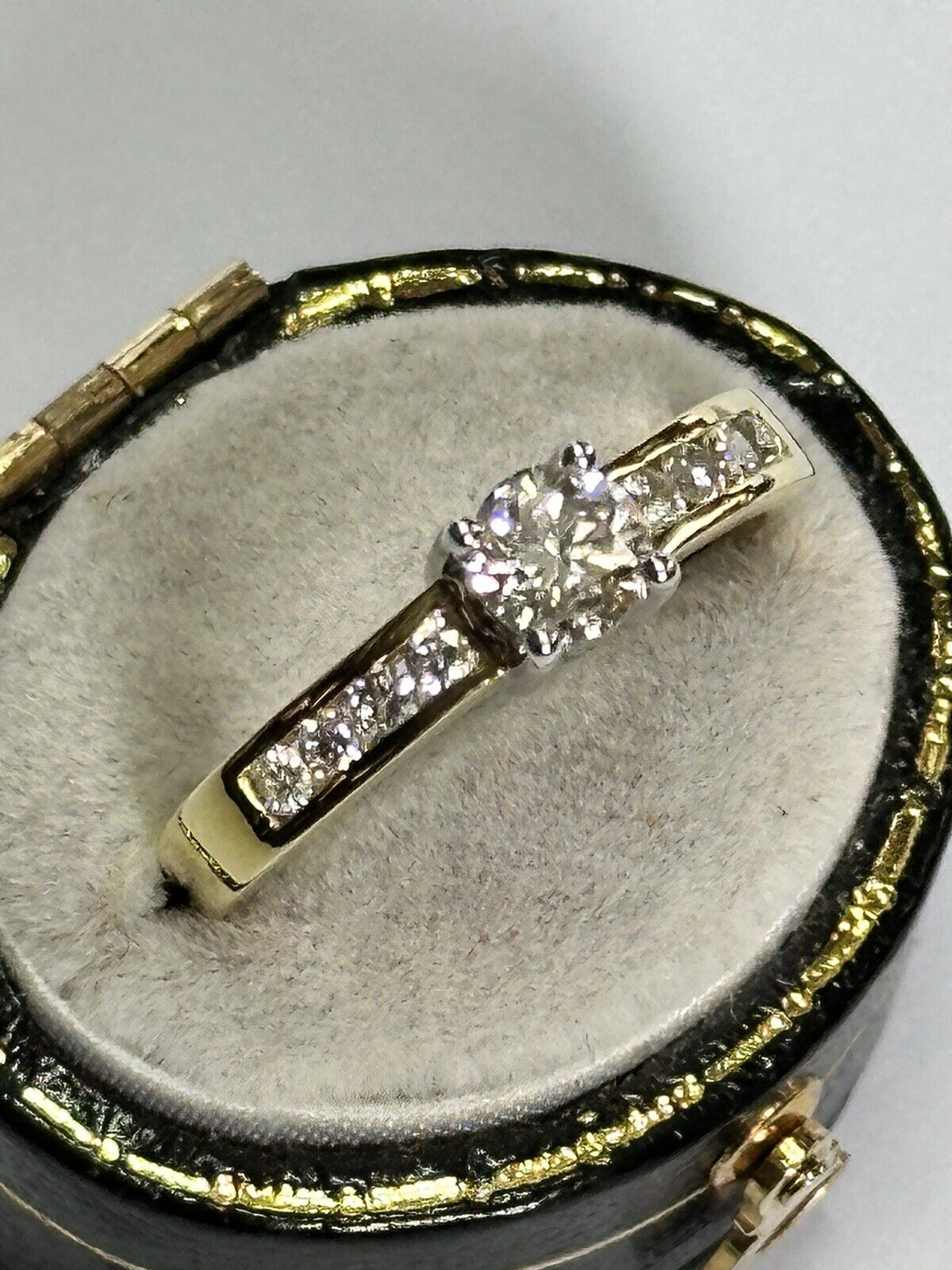 Vintage 18ct Gold 0.60ct Diamond Ring Boxed