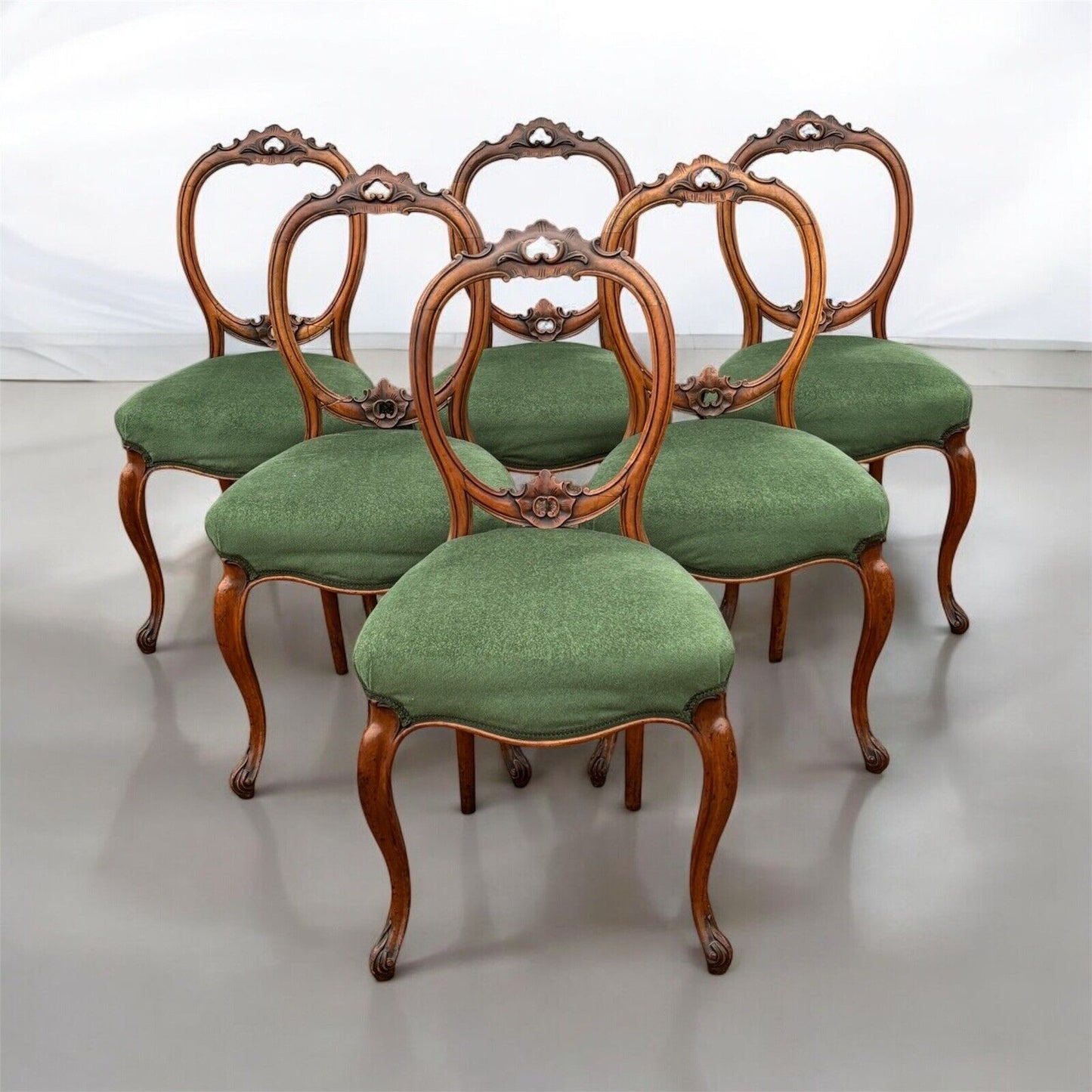 Victorian Walnut Set Of 6 Balloon Back Dining Chairs.