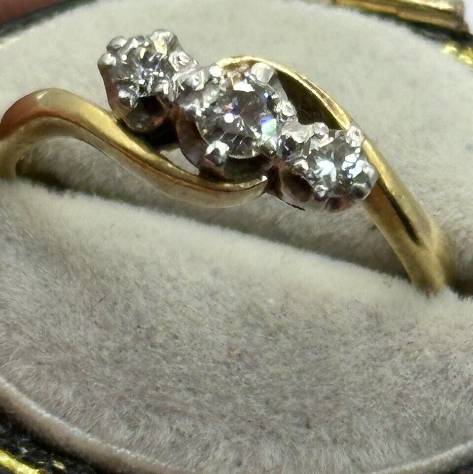 Vintage 18ct Gold Platinum Diamond Trio Ring