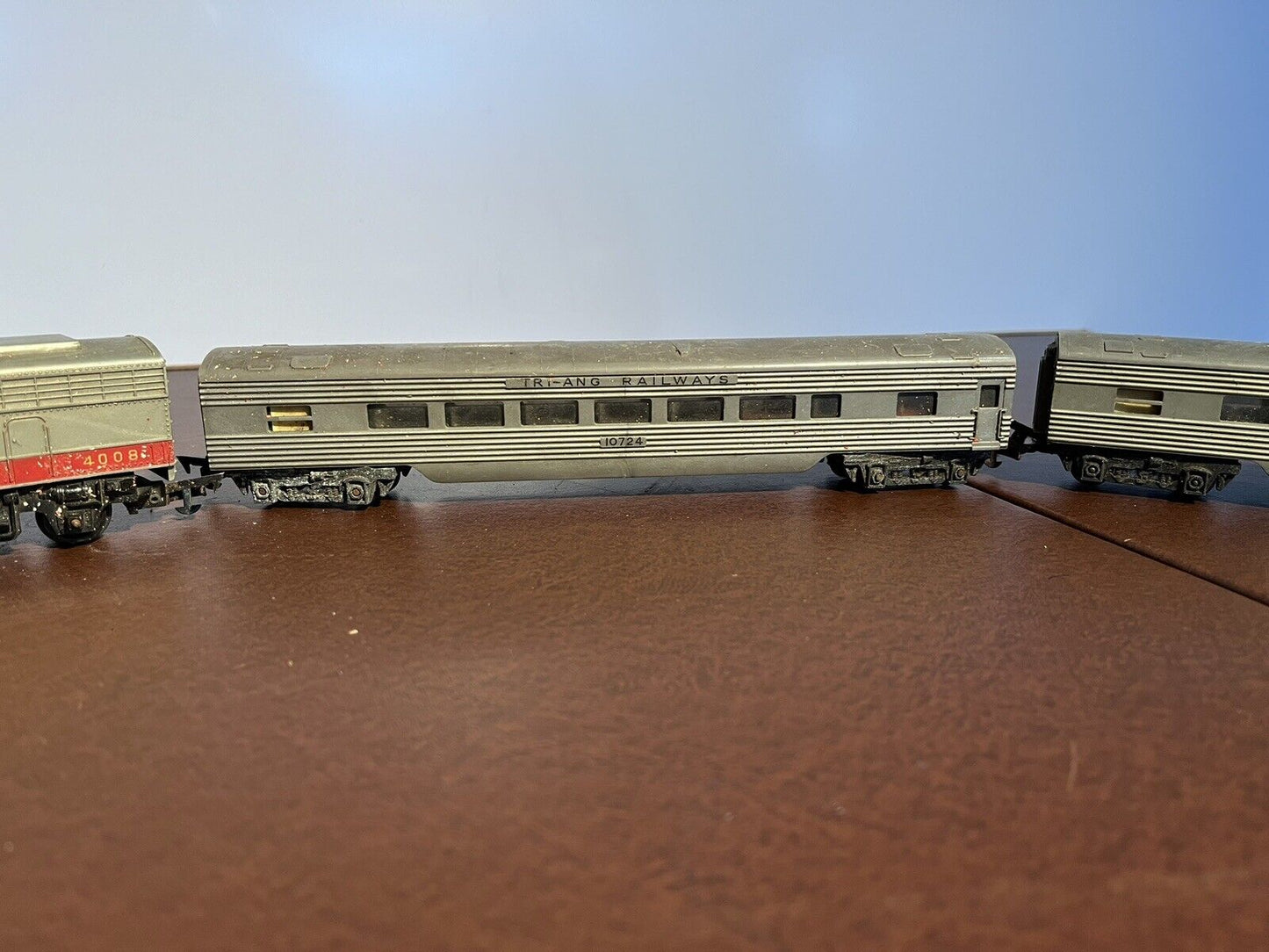 00 Gauge Train