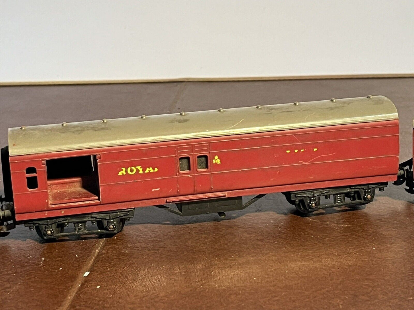 00 Gauge Train