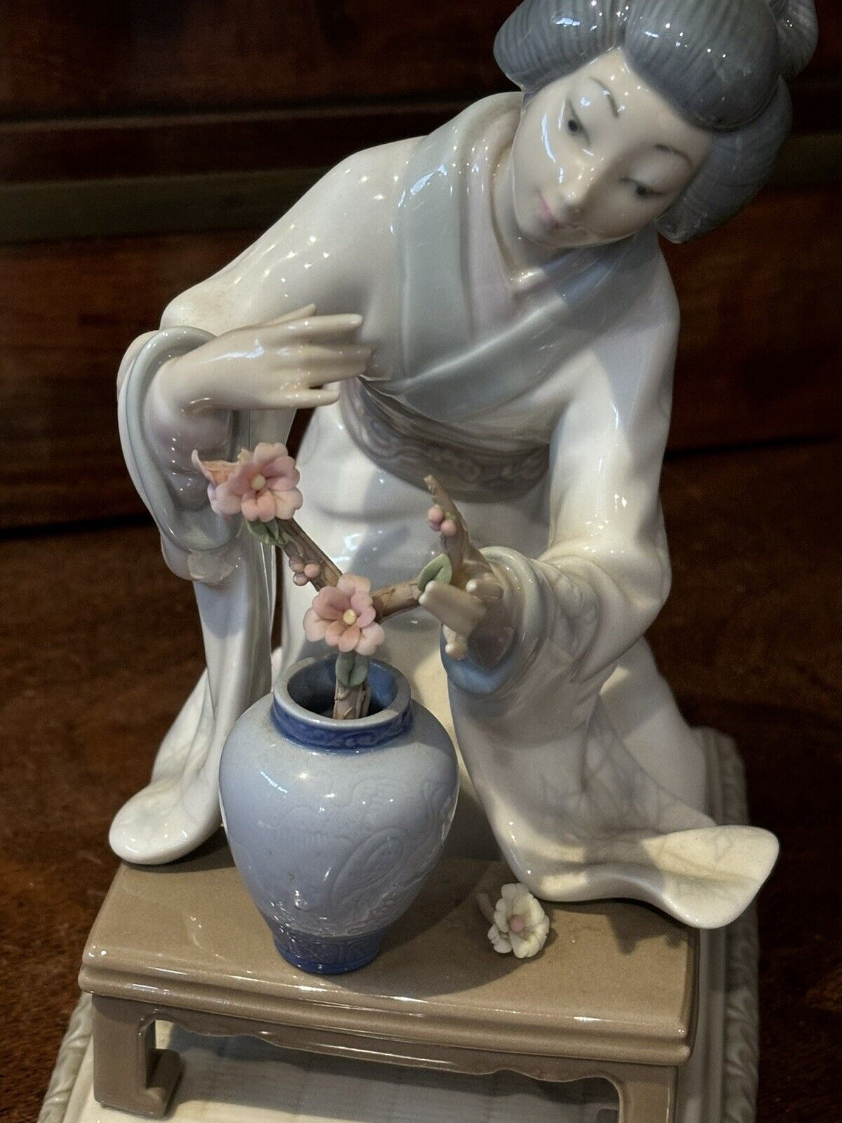 Lladro Figure Japanese Flower Girl