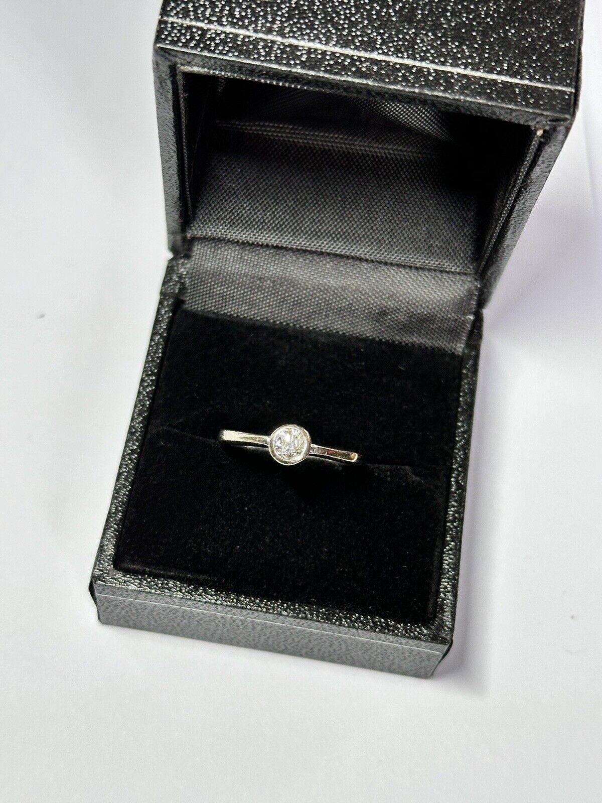 Vintage 18ct White Gold 0.25ct Diamond Solitaire Ring Boxed