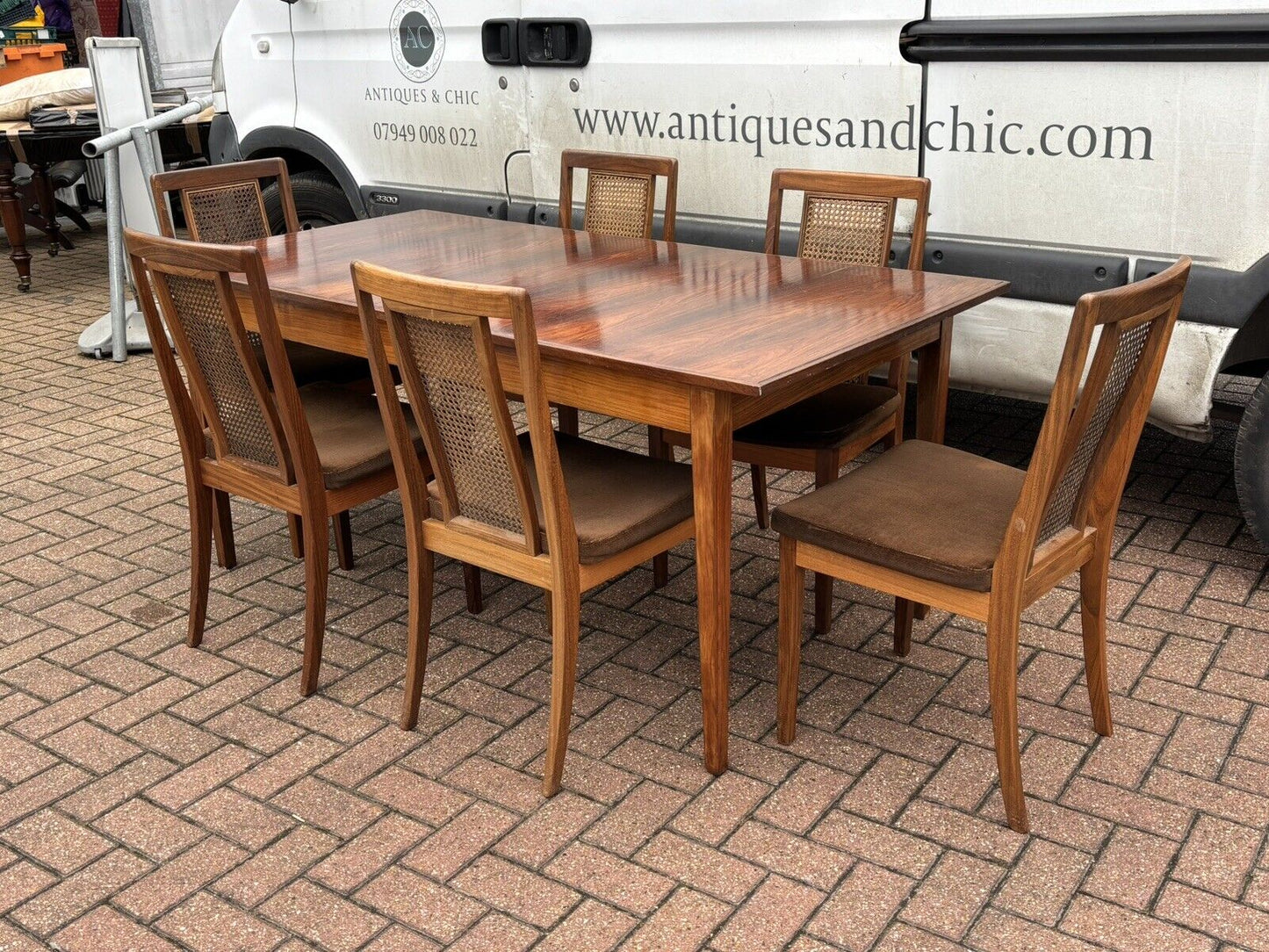 Mid Century Rosewood Dining Table & 6 Chairs