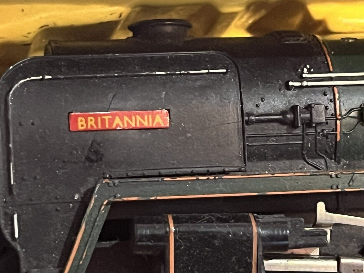 Brittania 00 Gauge Train