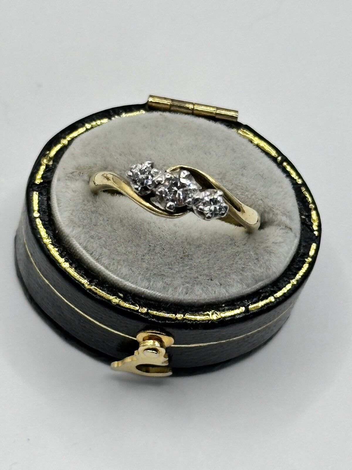 Vintage 18ct Gold Platinum Diamond Trio Ring