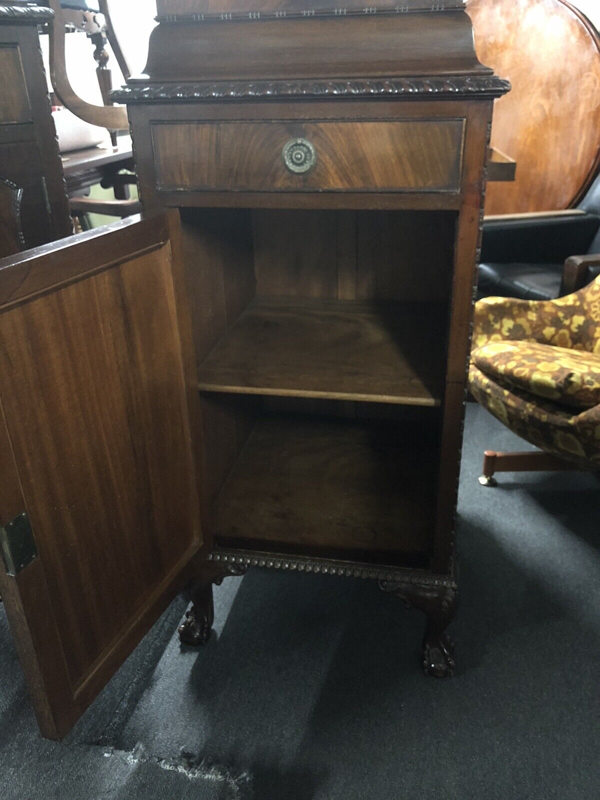 Antique Mahogany Pair Of Wine Celleratte Cabinets With Scottish Crest