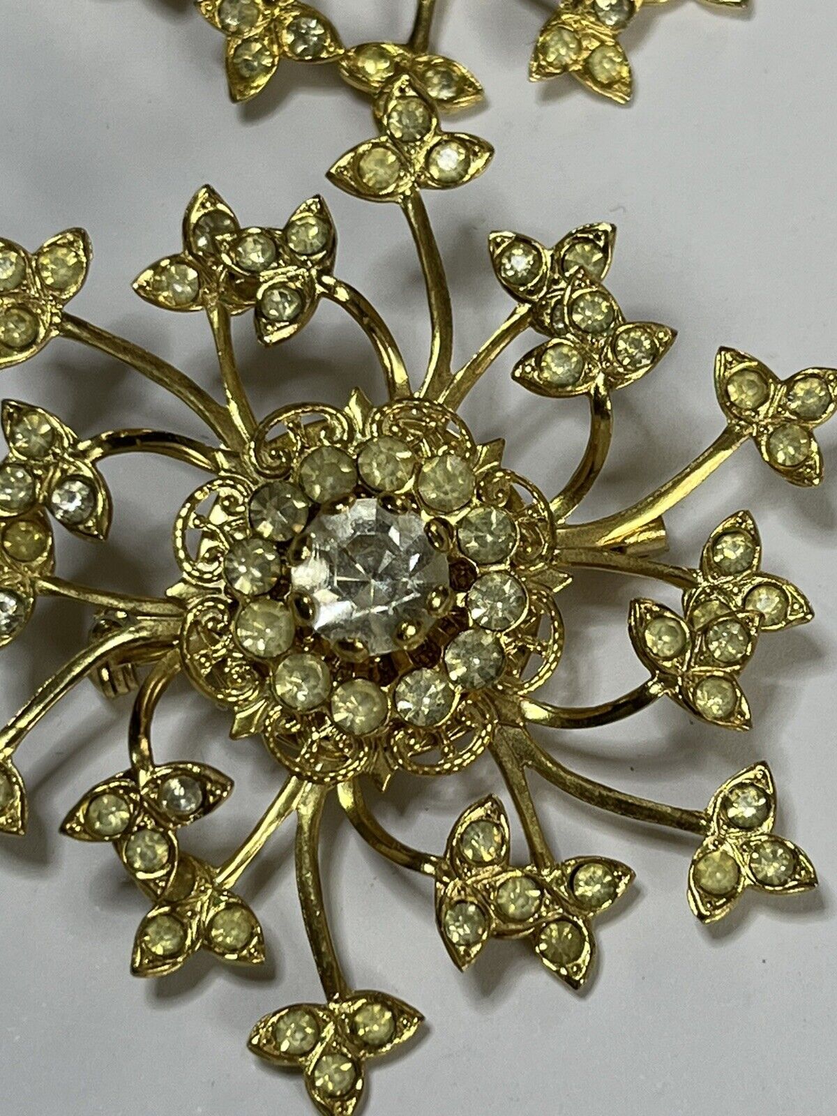 Vintage Gold Tone Paste Snowflake Flower Clip On Earring Brooch Set