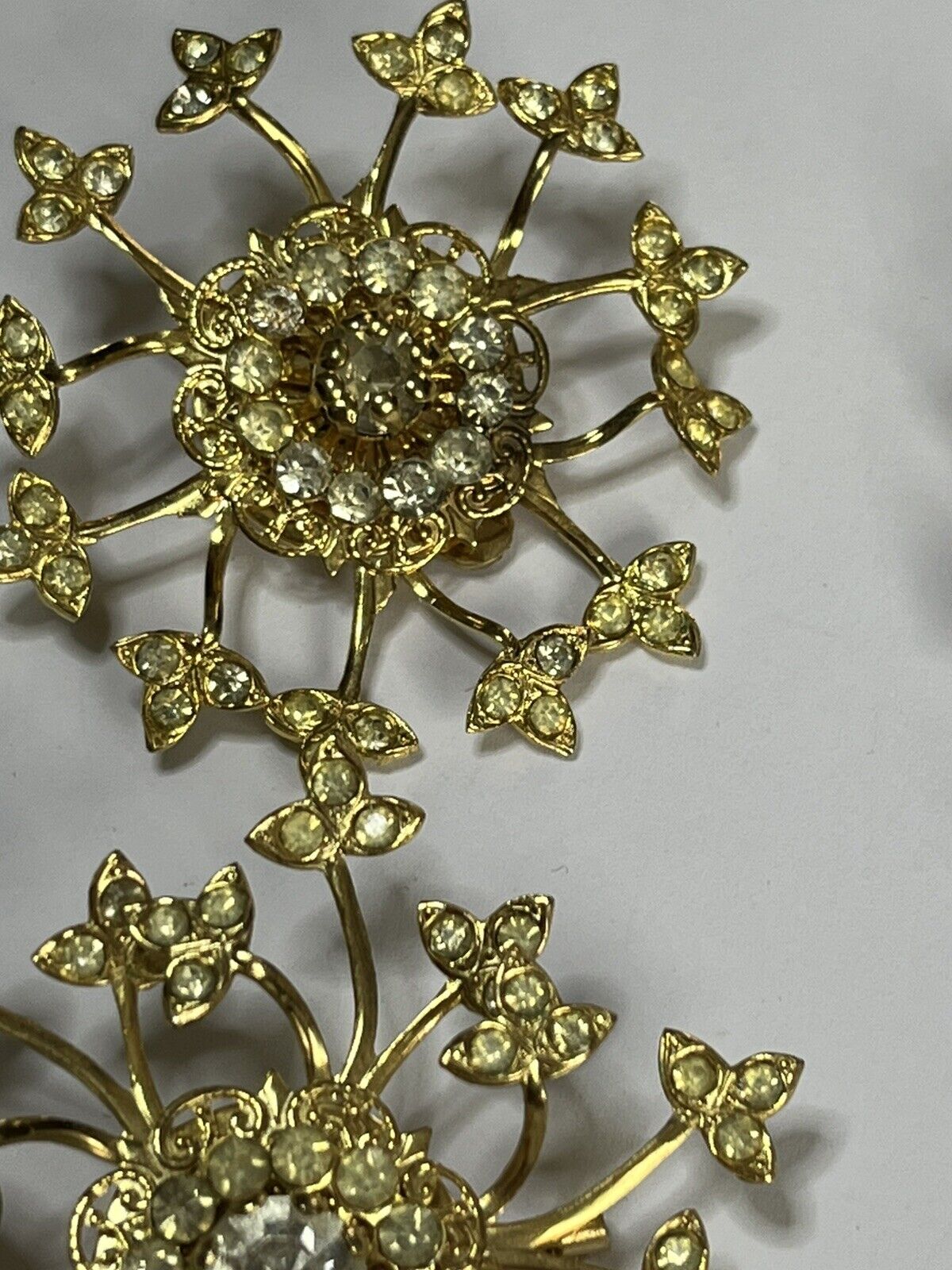 Vintage Gold Tone Paste Snowflake Flower Clip On Earring Brooch Set