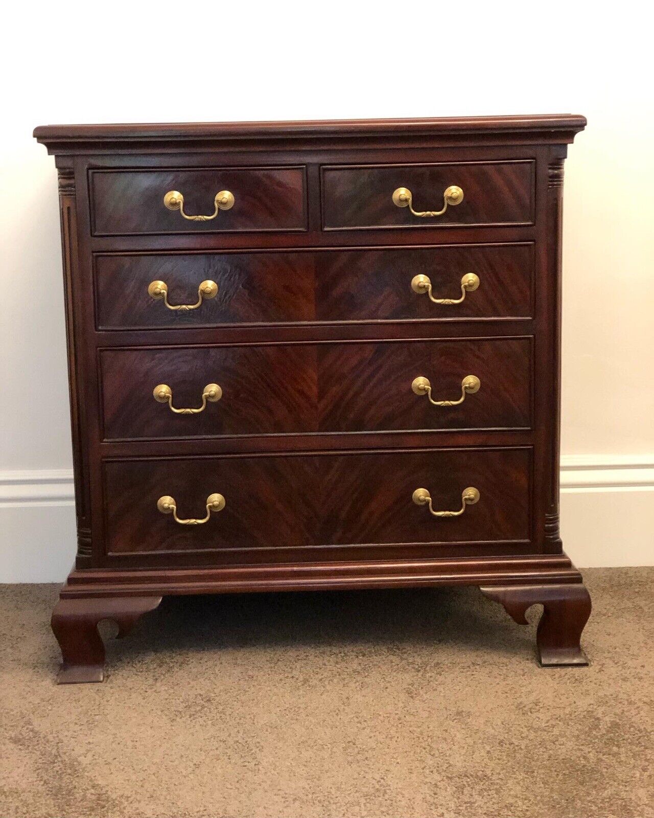 Small Mahogany Bachelors Chest Of Drawers