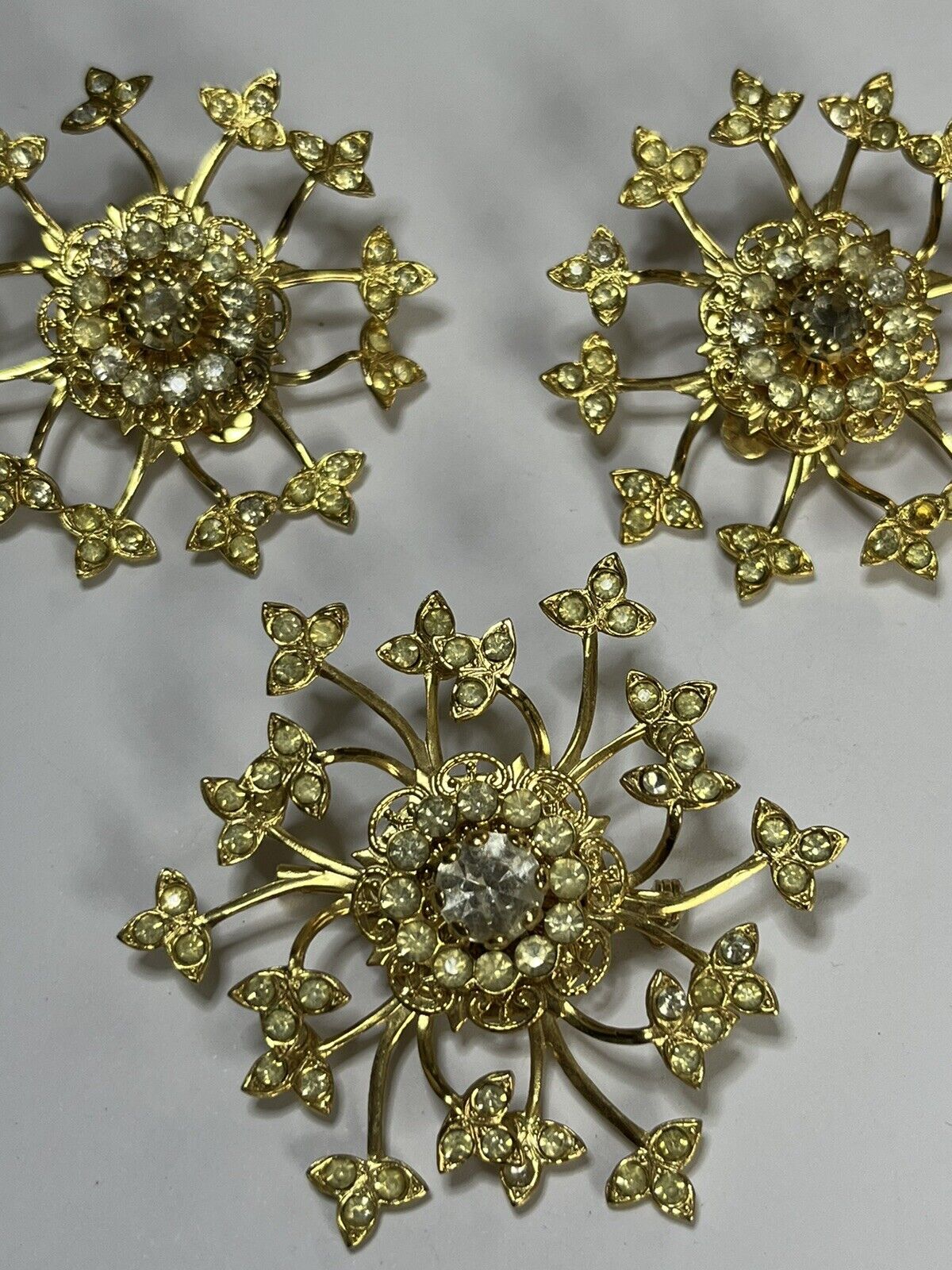 Vintage Gold Tone Paste Snowflake Flower Clip On Earring Brooch Set