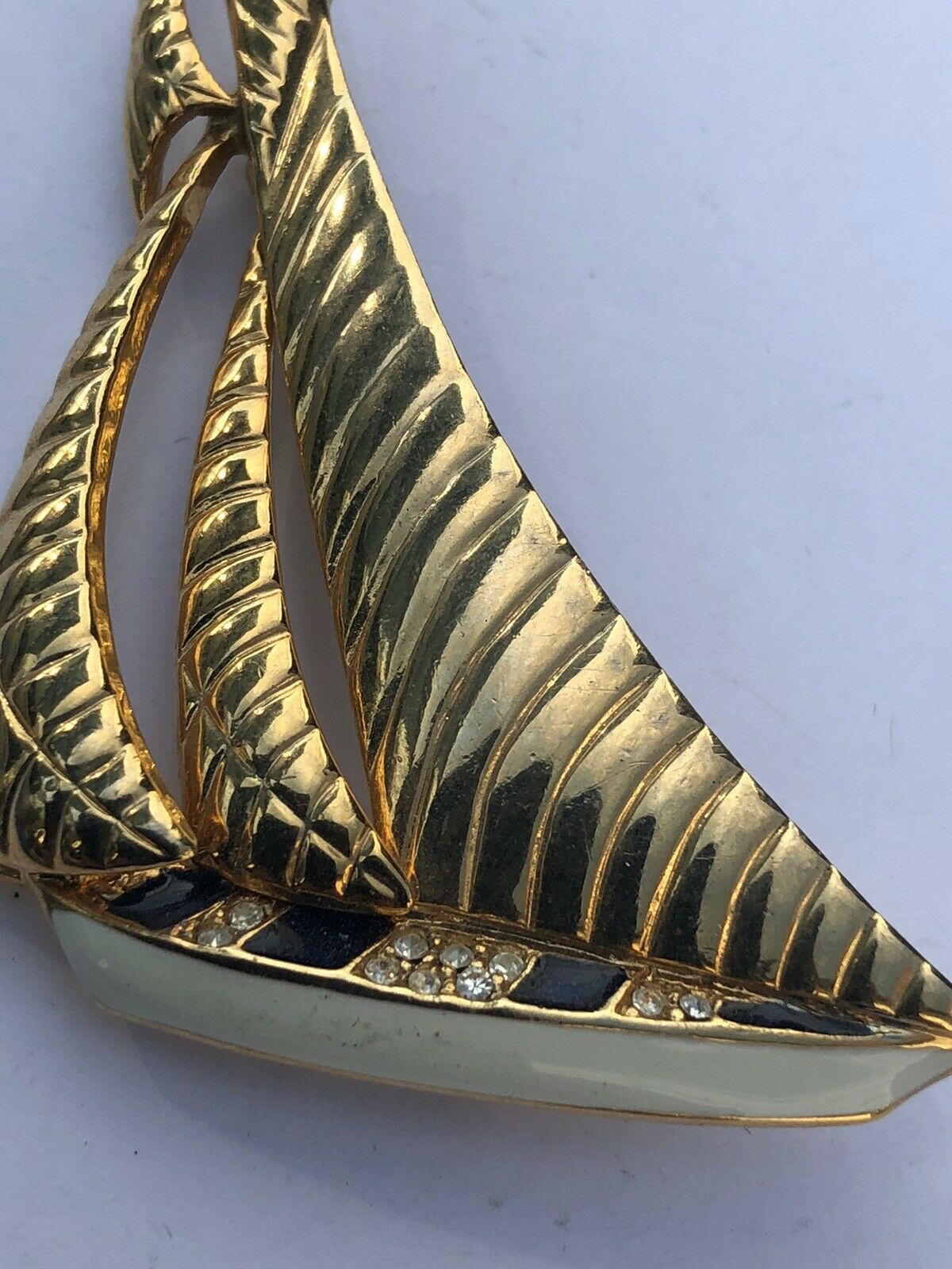 Vintage 1980s Gold Tone Enamel Diamanté Yacht Brooch