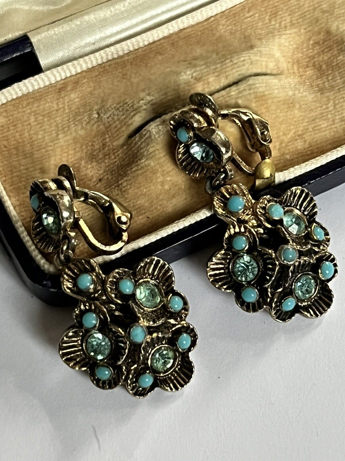 Vintage turquoise deals clip on earrings