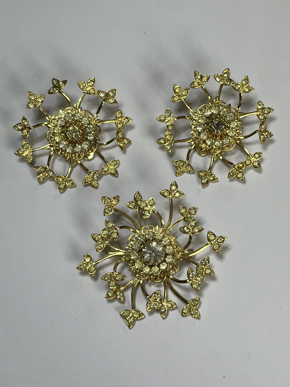 Vintage Gold Tone Paste Snowflake Flower Clip On Earring Brooch Set