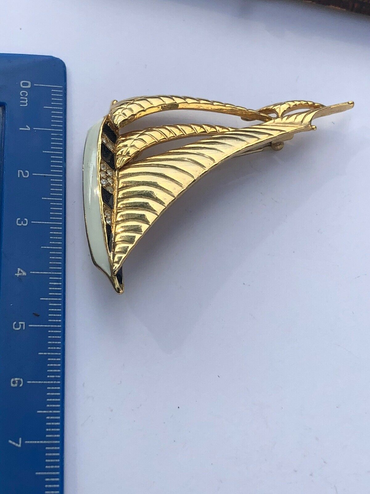 Vintage 1980s Gold Tone Enamel Diamanté Yacht Brooch