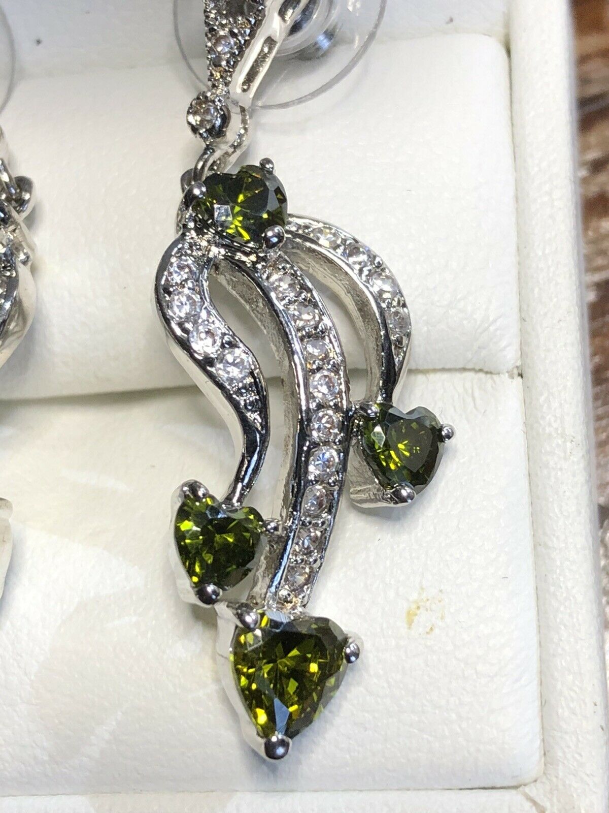 Vintage 1980s Rhodium Plated Green Heart Cubic Zirconia Drop Earrings