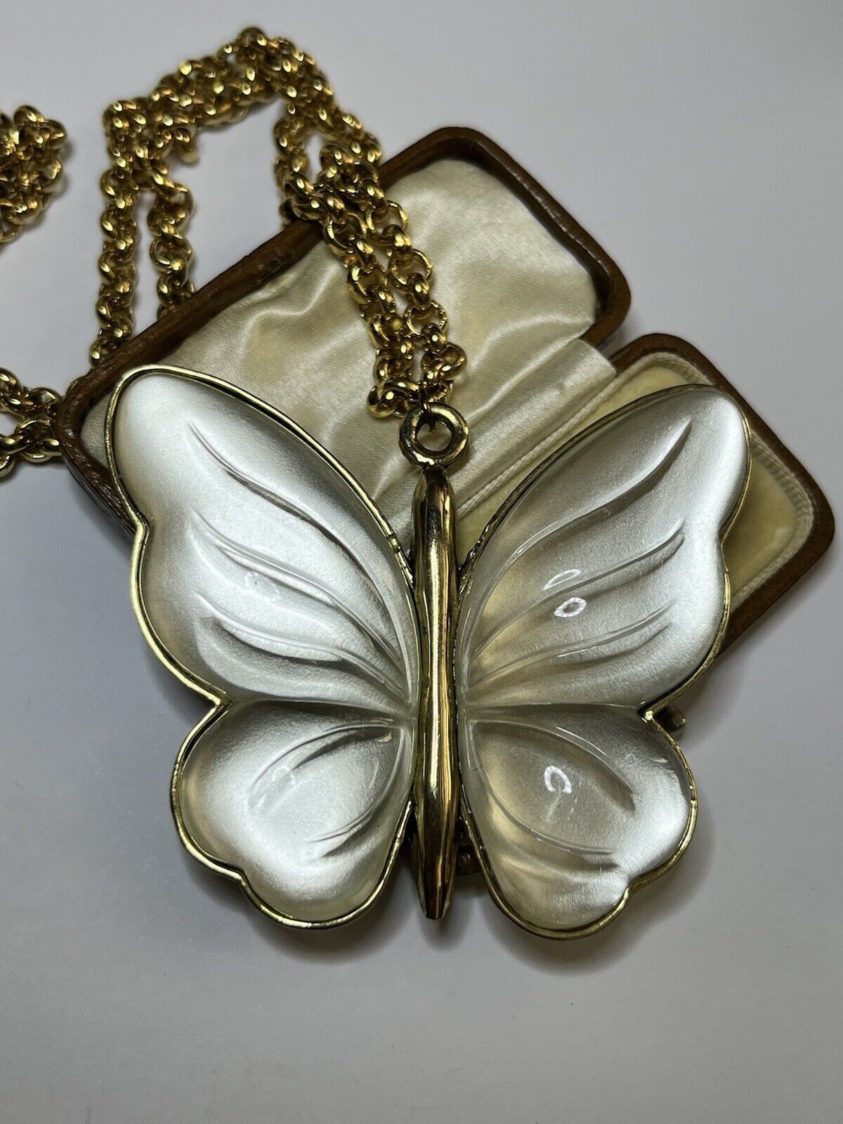 Vintage Gold Tone Pearlised Statement Butterfly Pendant Necklace