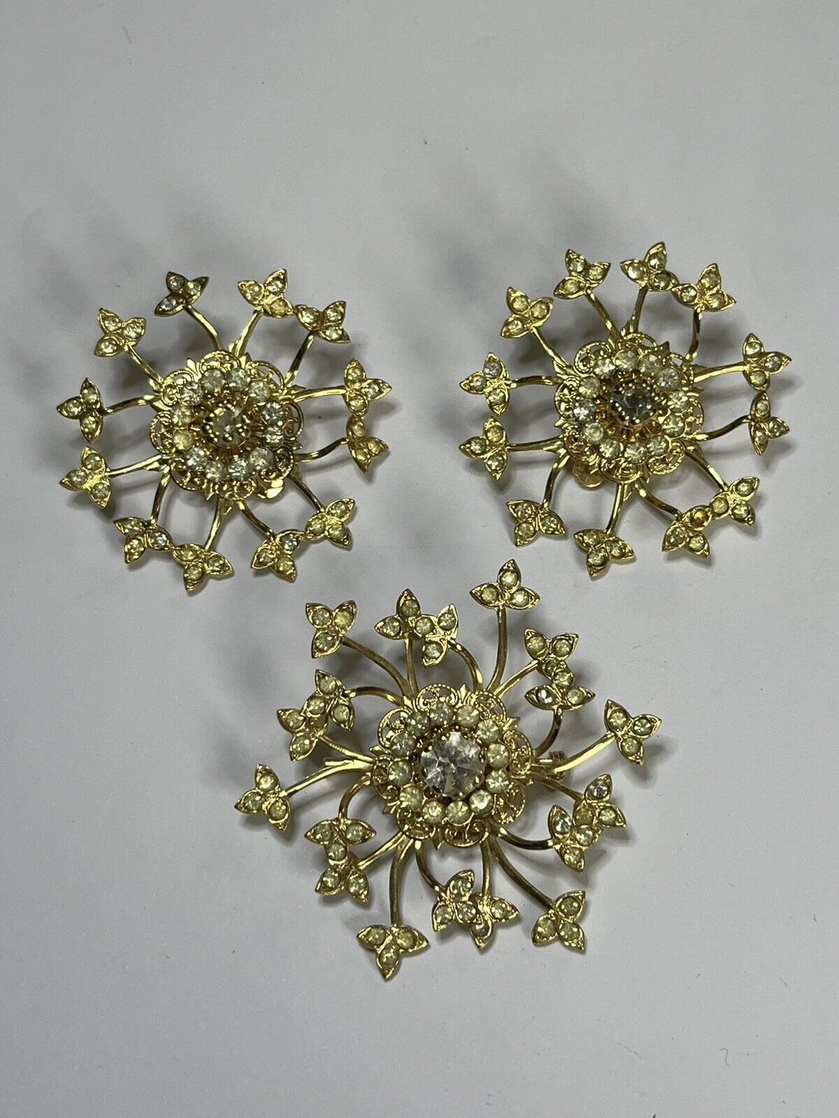 Vintage Gold Tone Paste Snowflake Flower Clip On Earring Brooch Set