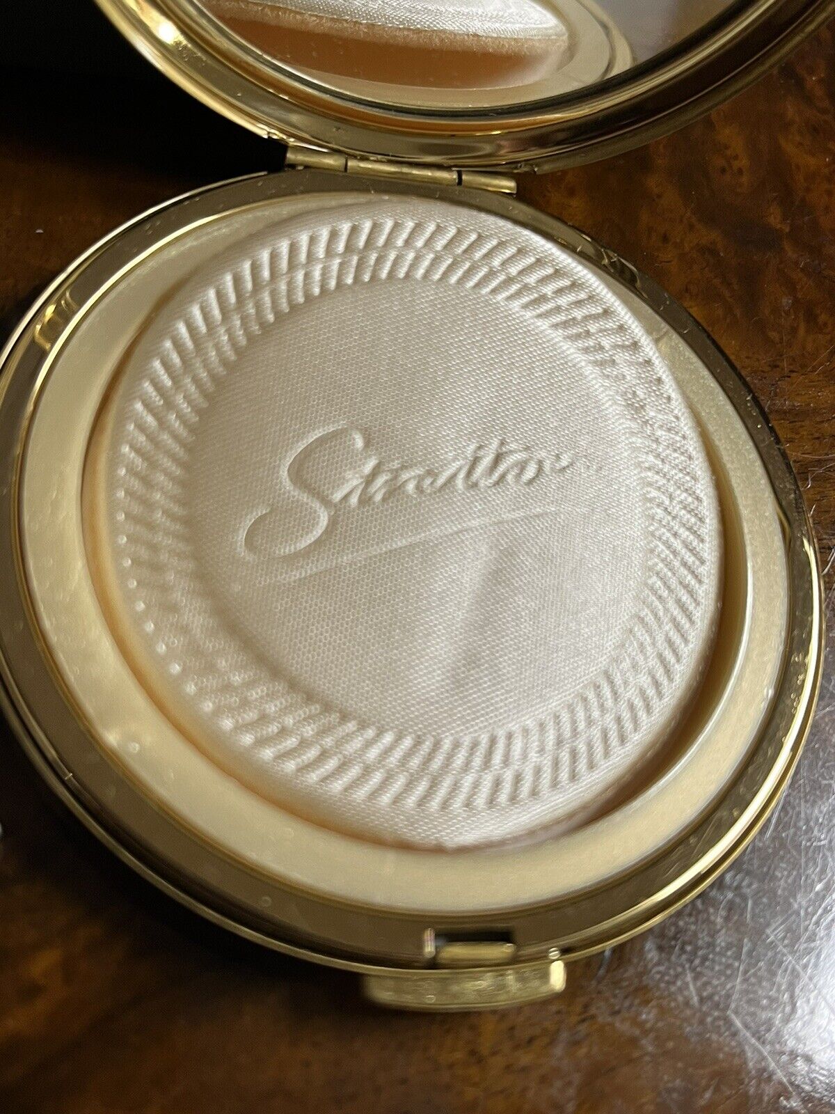 Vintage Stratton Compact in Original Box