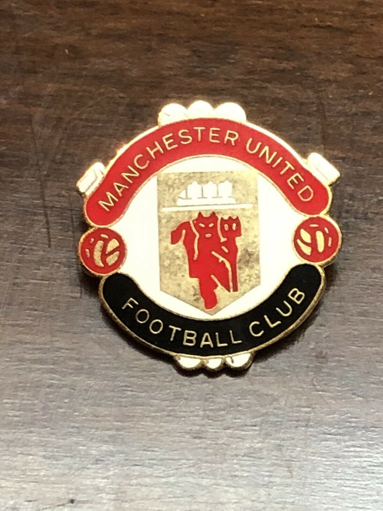 Manchester United Badge – ANTIQUES & CHIC