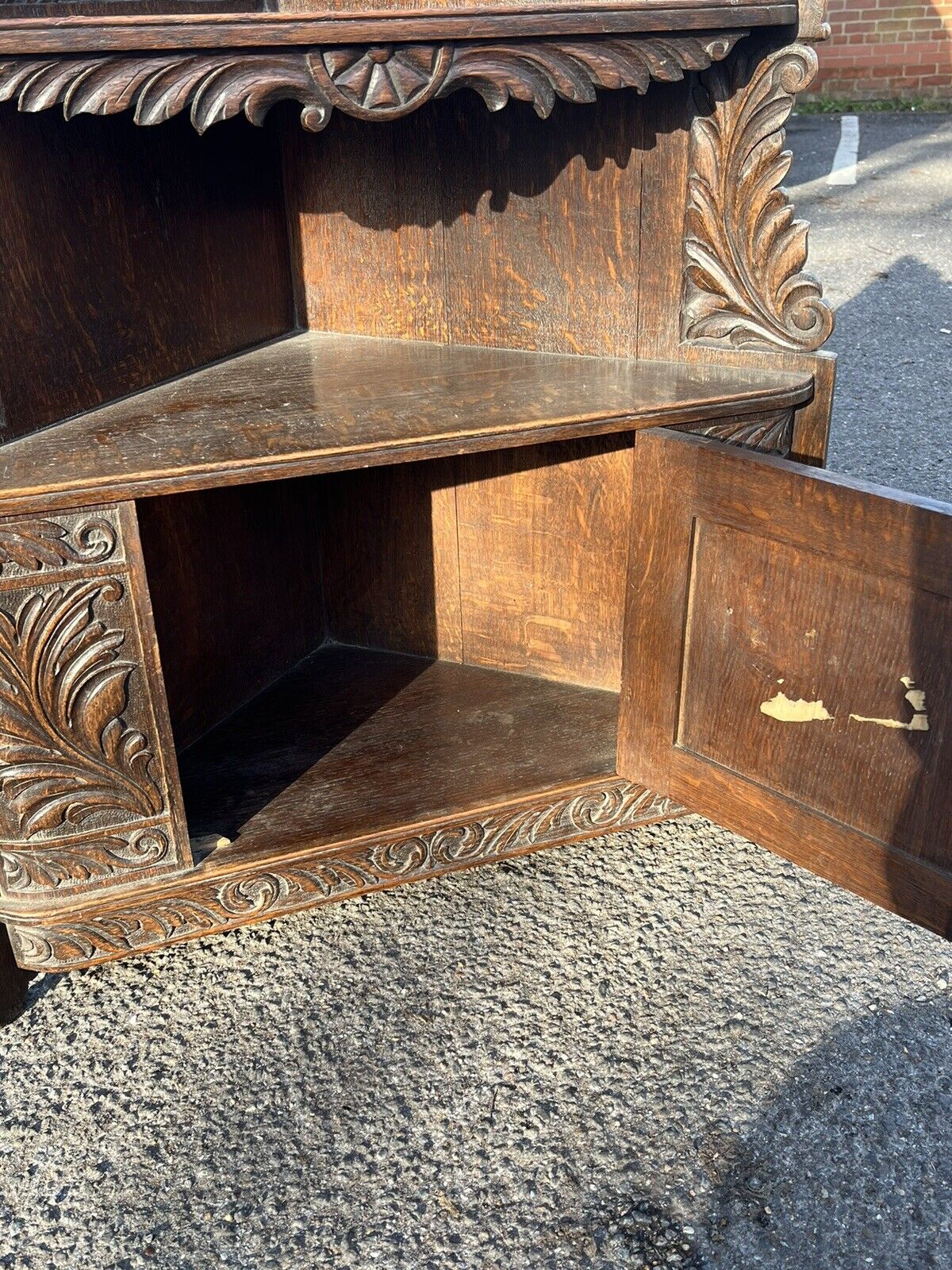 Victorian Corner Wall Cabinet, In Oak With Fine Carved Figure And Decoration.