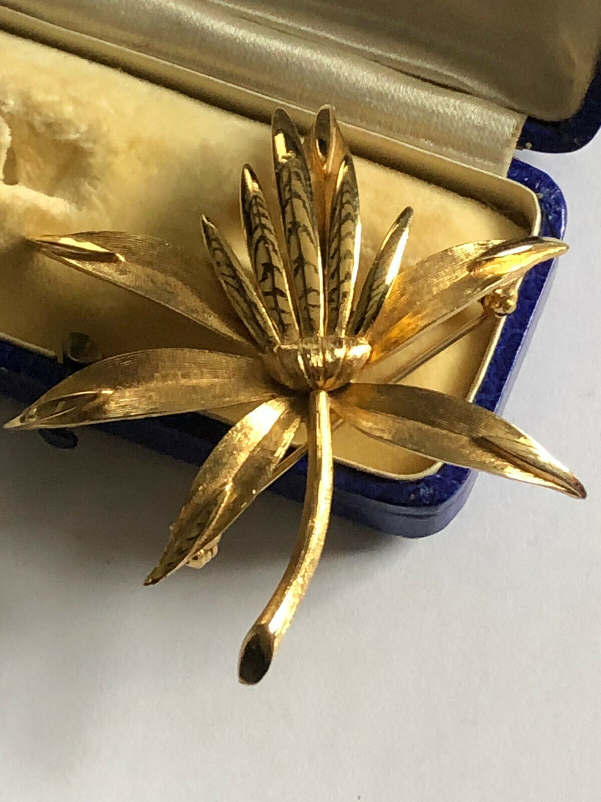 Vintage Gold Tone Leaf Spray Stylistic Brooch