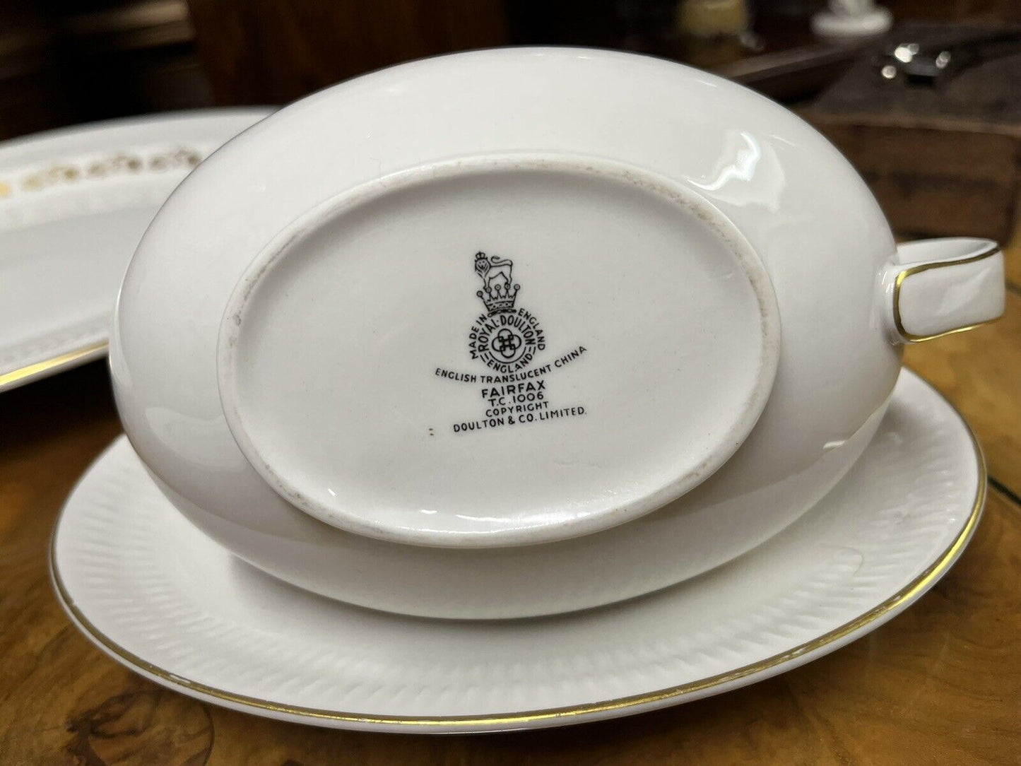 Royal Doulton Fairfax, 2 Platters & Gravy Boat & Saucer. Post World wide