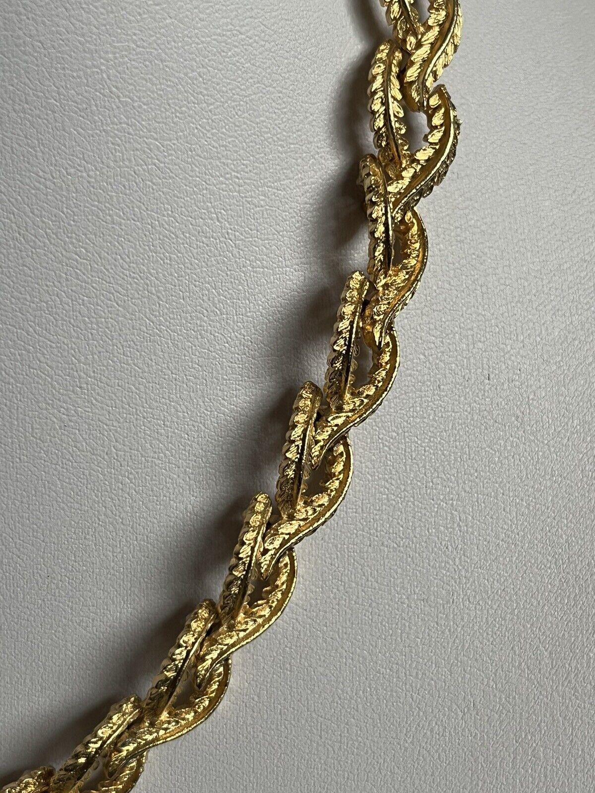 Vintage Signed Gold Tone Etruscan Leaves Necklace