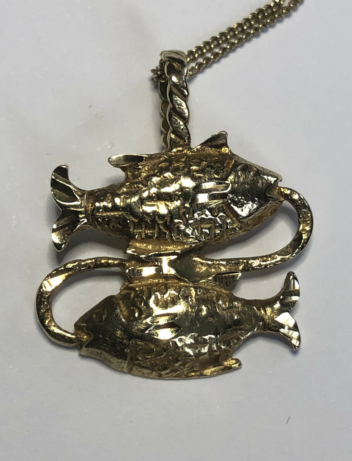 Vintage 14ct Gold Pisces Fishes Pendant Necklace 9ct Chain