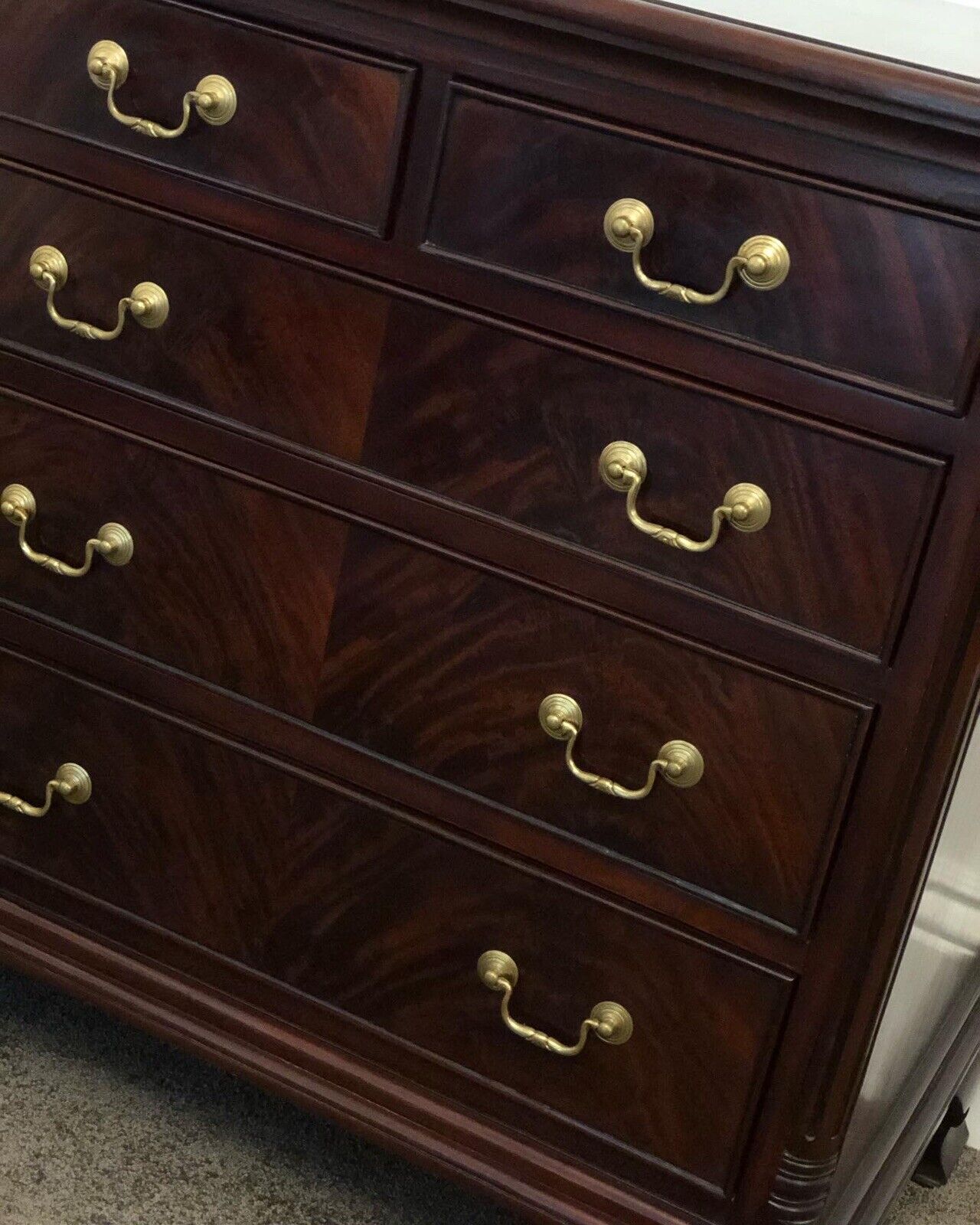 Small Mahogany Bachelors Chest Of Drawers