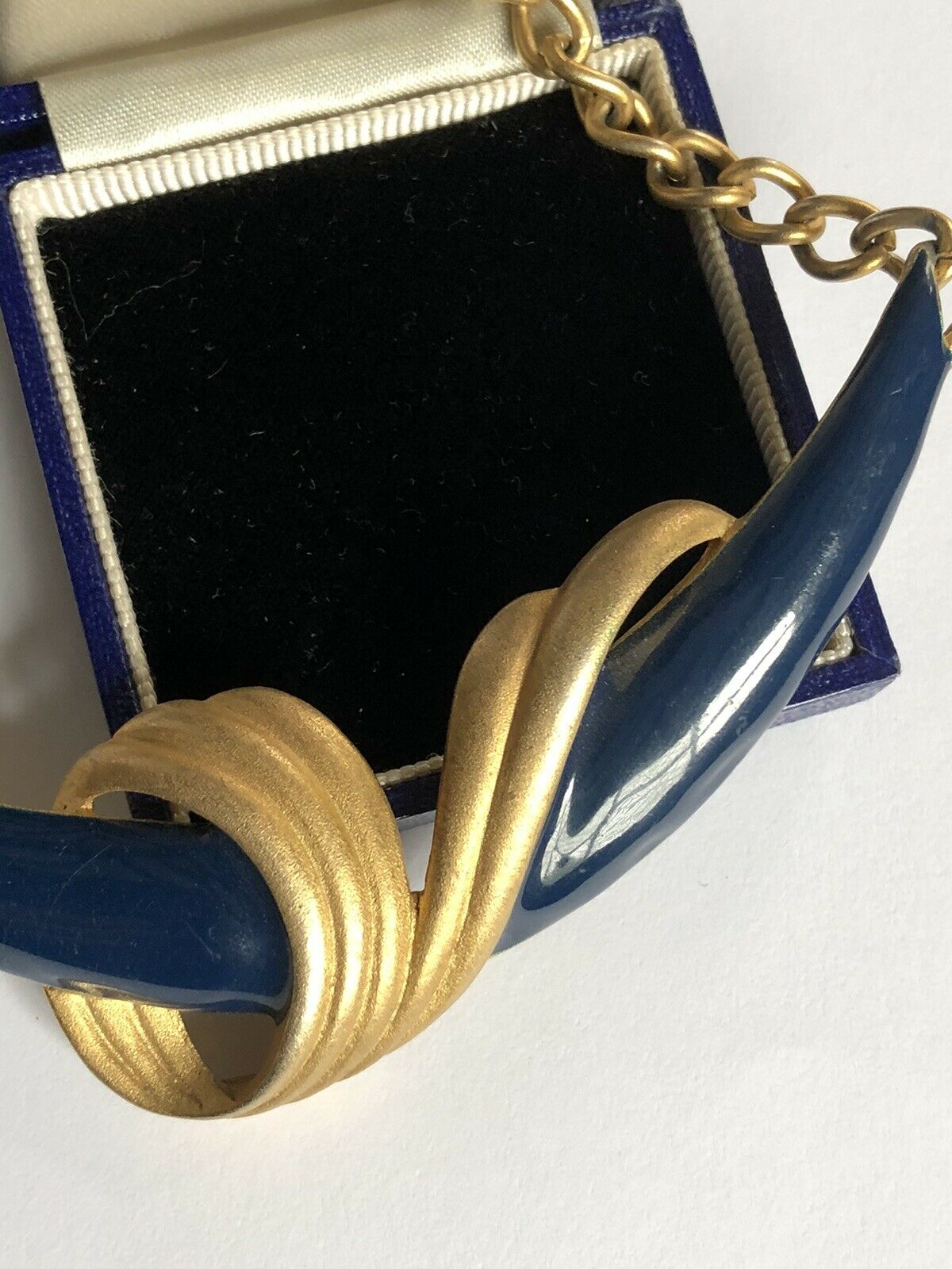 Vintage Matt Gold Tone Blue Enamel Stylised Necklace